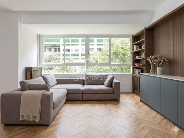 Apartamento de 4 habitaciones en Barcelona ciudad en venta - 820.000 € (Ref: 9841802)