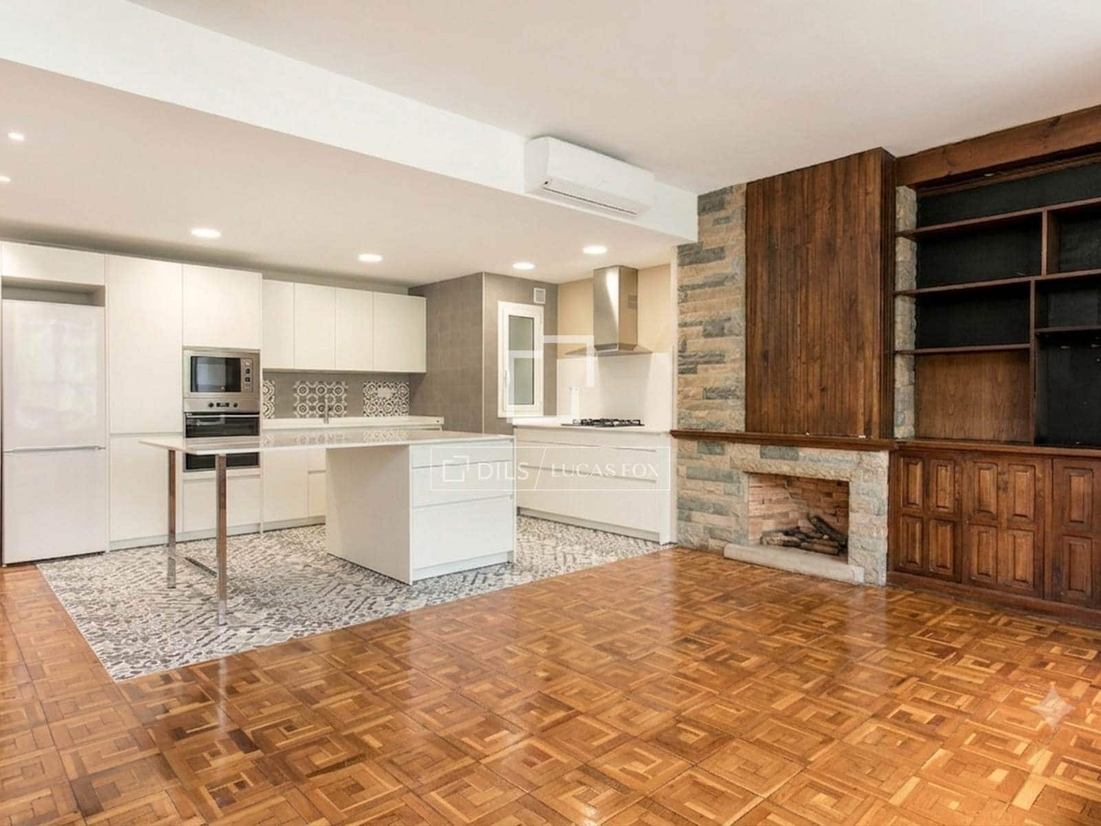 4 bedroom Apartment for sale in Barcelona city - € 820,000 (Ref: 9841802)