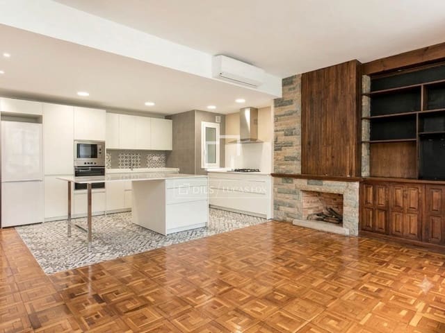 4 makuuhuone Huoneisto myytävänä paikassa Barcelona kaupunki - 820 000 € (Ref: 9841802)