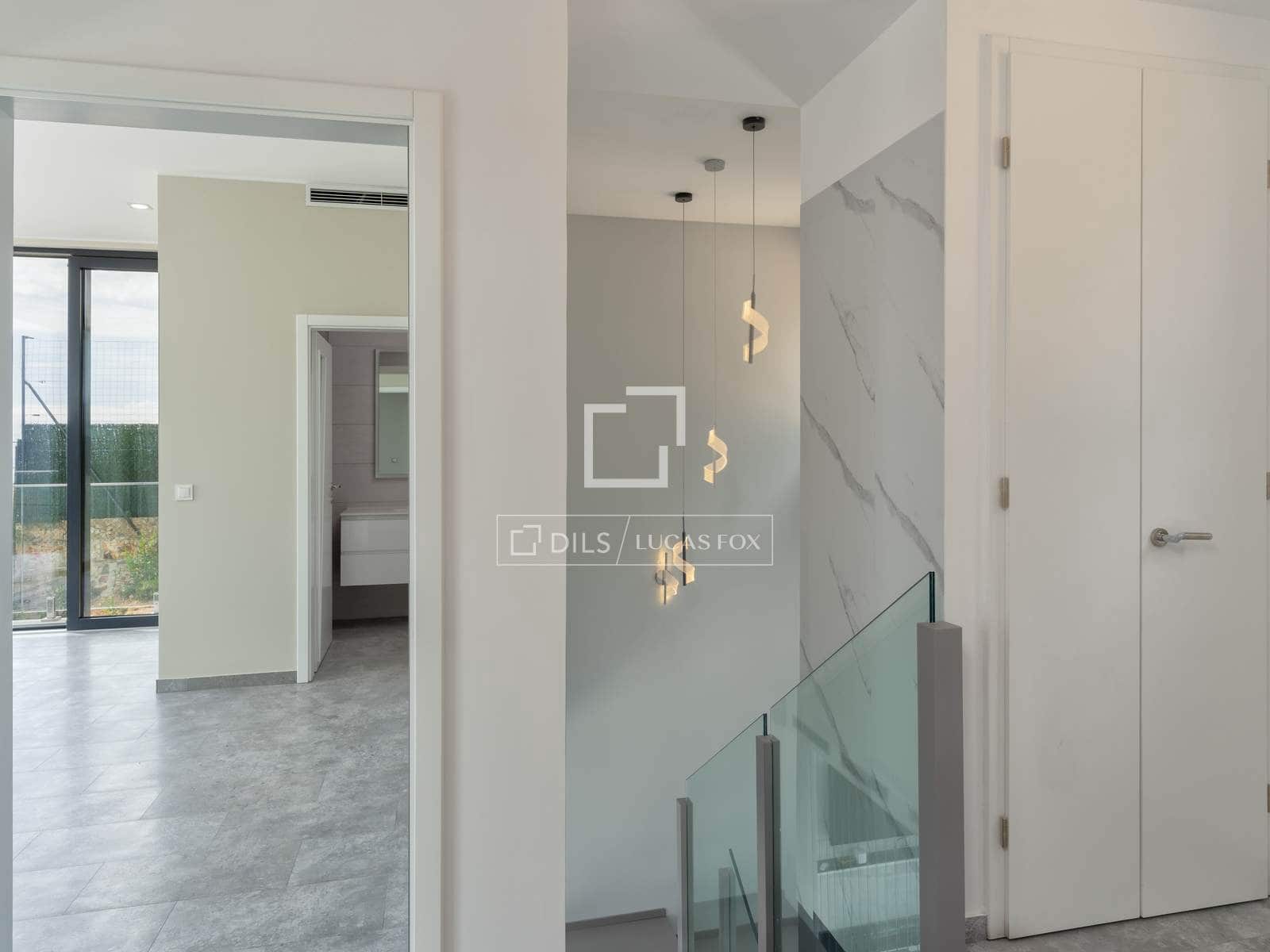 3 slaapkamer Villa te koop in Lloret de Mar met zwembad garage - € 777.000 (Ref: 9841803)