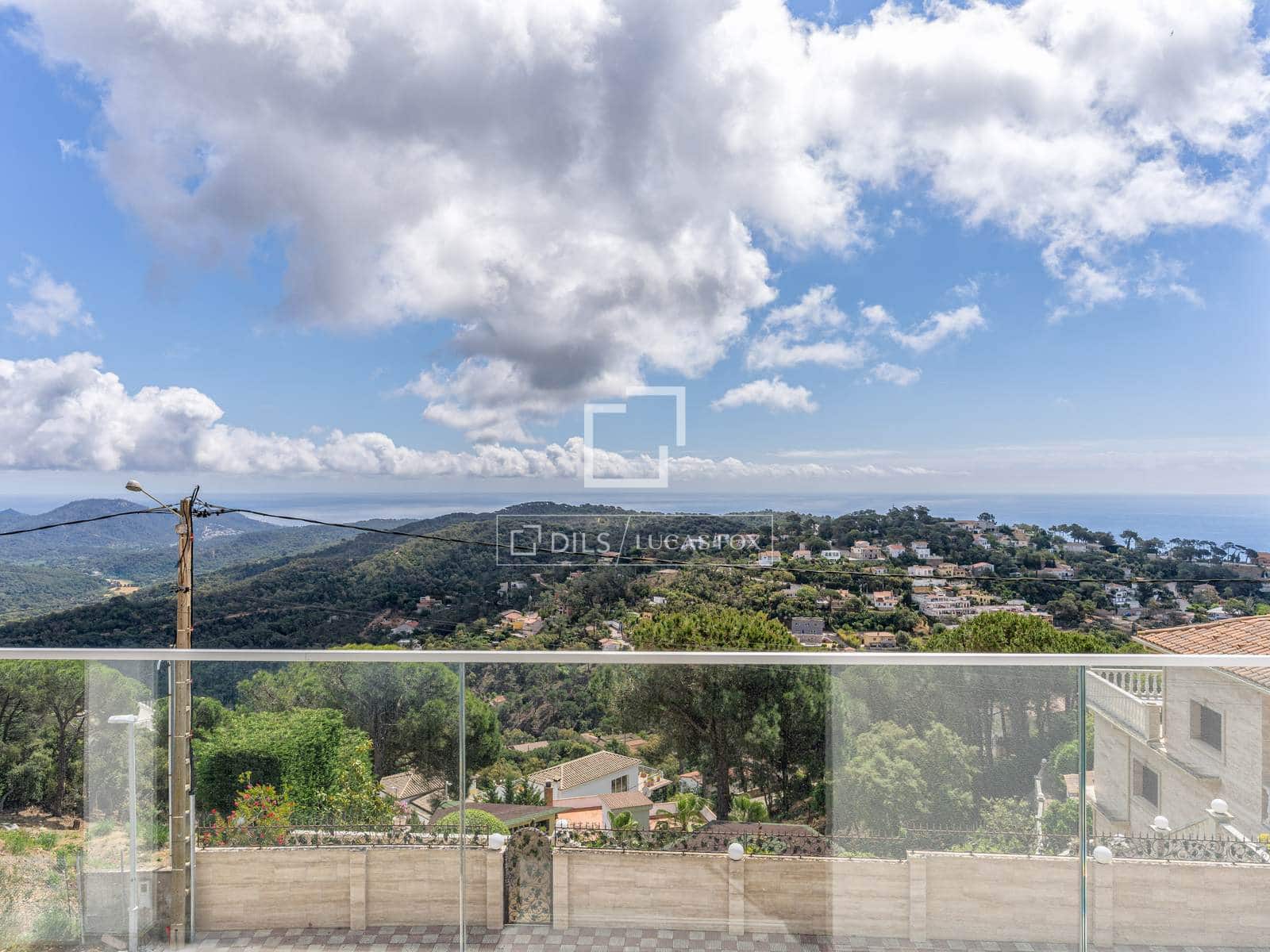 3 slaapkamer Villa te koop in Lloret de Mar met zwembad garage - € 777.000 (Ref: 9841803)