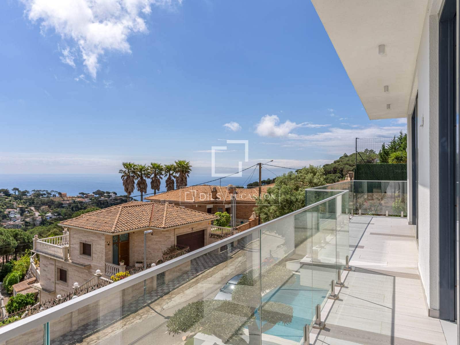 3 slaapkamer Villa te koop in Lloret de Mar met zwembad garage - € 777.000 (Ref: 9841803)
