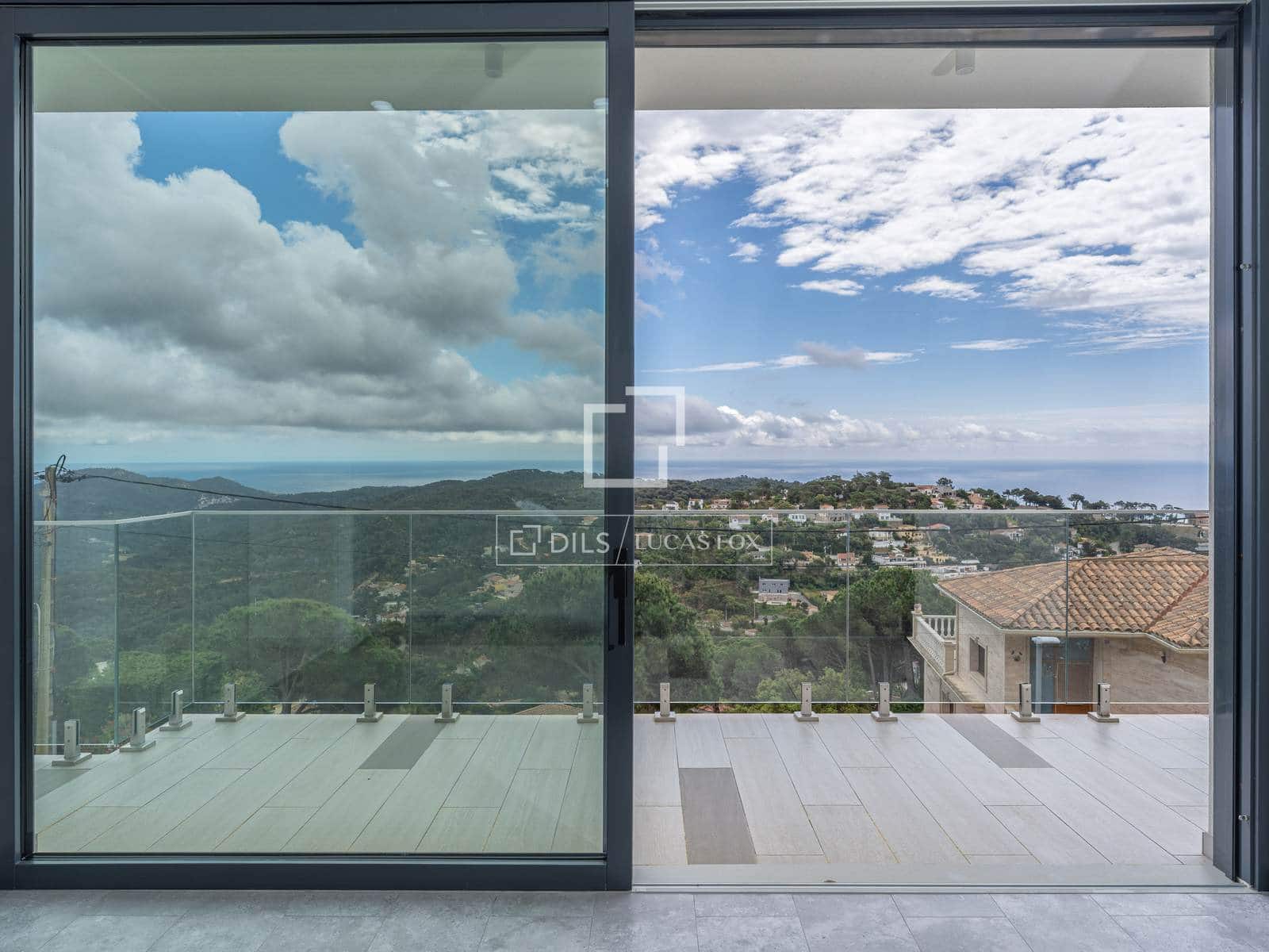 3 slaapkamer Villa te koop in Lloret de Mar met zwembad garage - € 777.000 (Ref: 9841803)