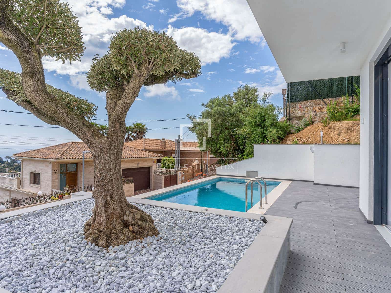 3 slaapkamer Villa te koop in Lloret de Mar met zwembad garage - € 777.000 (Ref: 9841803)