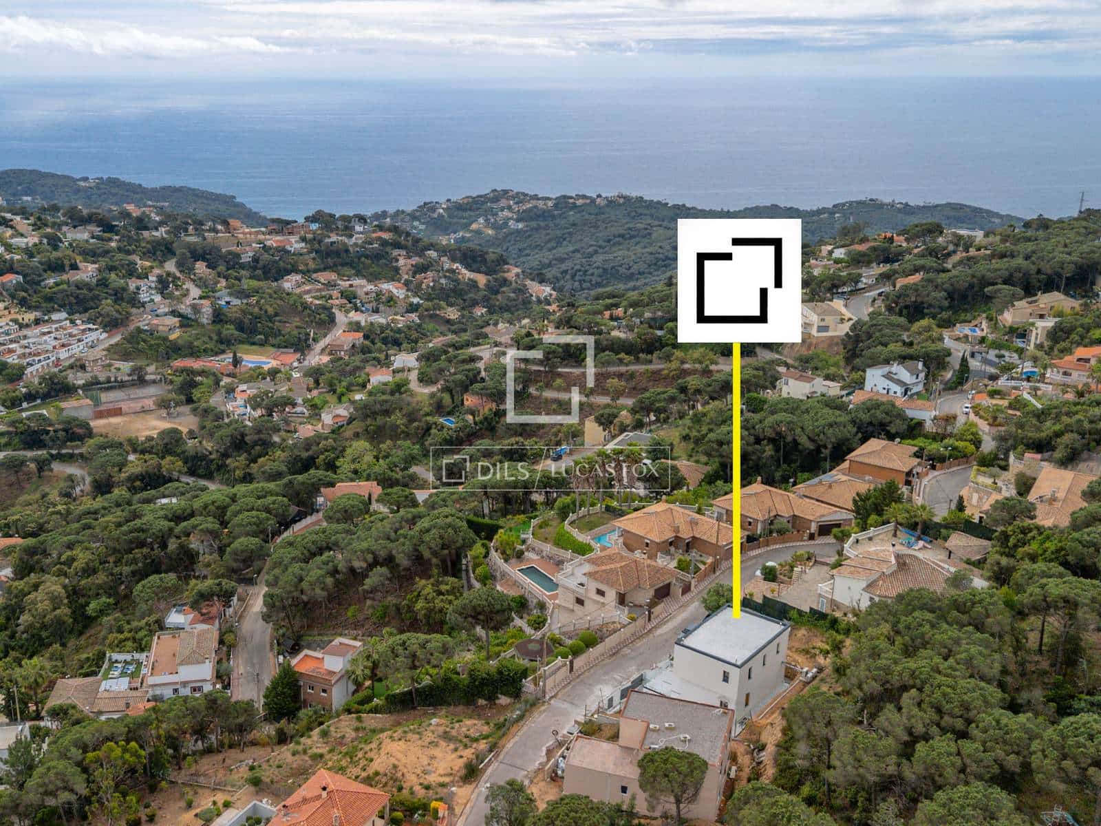 3 slaapkamer Villa te koop in Lloret de Mar met zwembad garage - € 777.000 (Ref: 9841803)