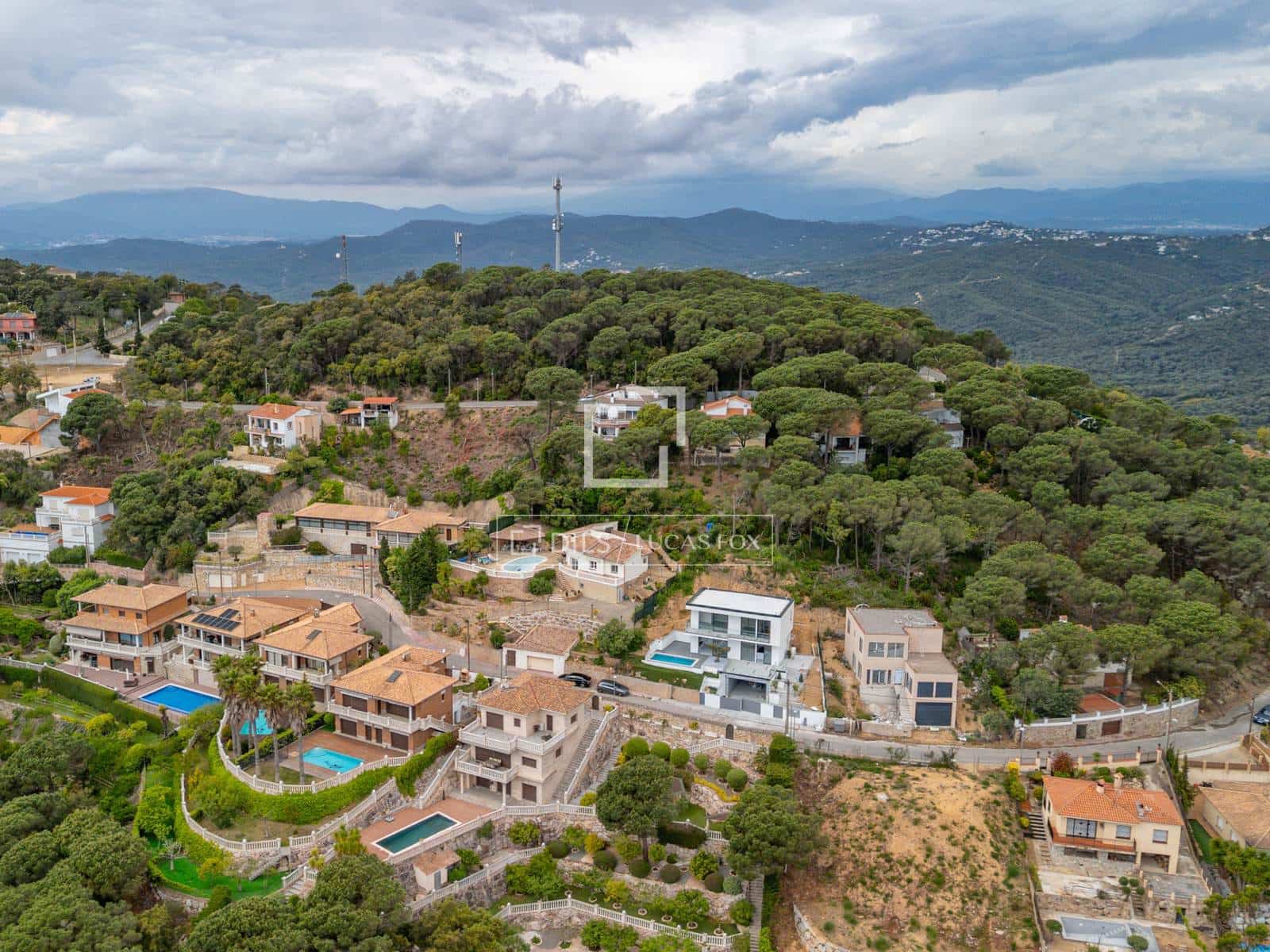 3 slaapkamer Villa te koop in Lloret de Mar met zwembad garage - € 777.000 (Ref: 9841803)