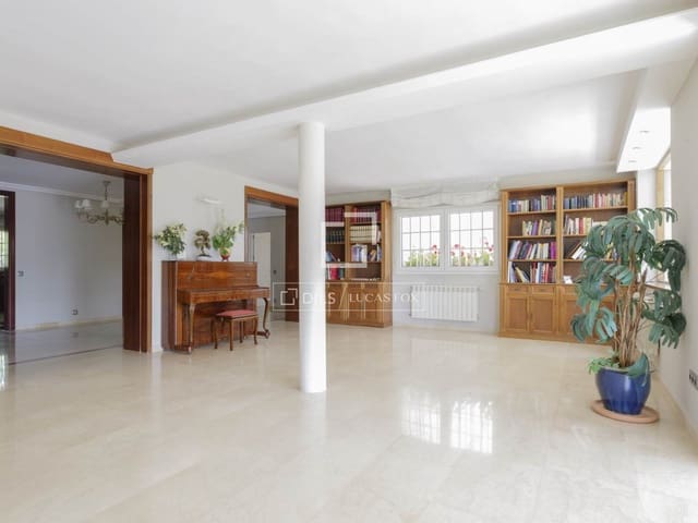 Chalet de 7 habitaciones en Pozuelo de Alarcón en venta con piscina garaje - 3.300.000 € (Ref: 9841921)