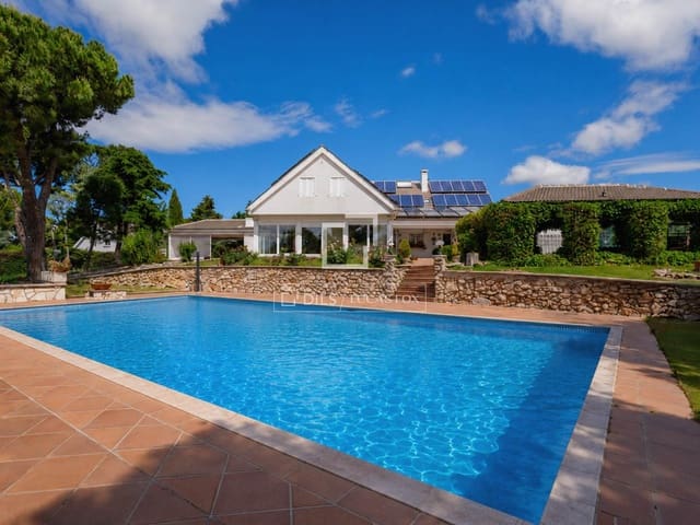 Chalet de 7 habitaciones en Pozuelo de Alarcón en venta con piscina garaje - 3.300.000 € (Ref: 9841921)