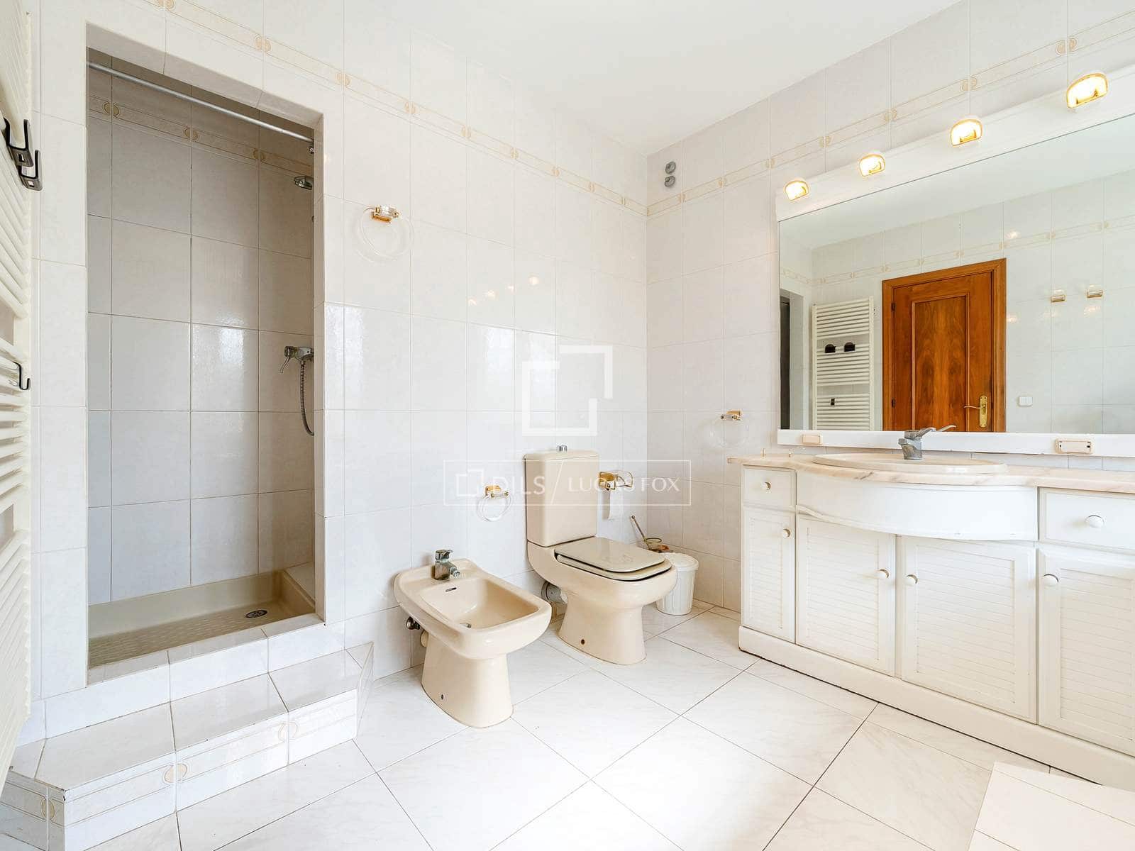 5 soverom Villa til salgs i La Secuita med svømmebasseng garasje - € 520 000 (Ref: 9844164)