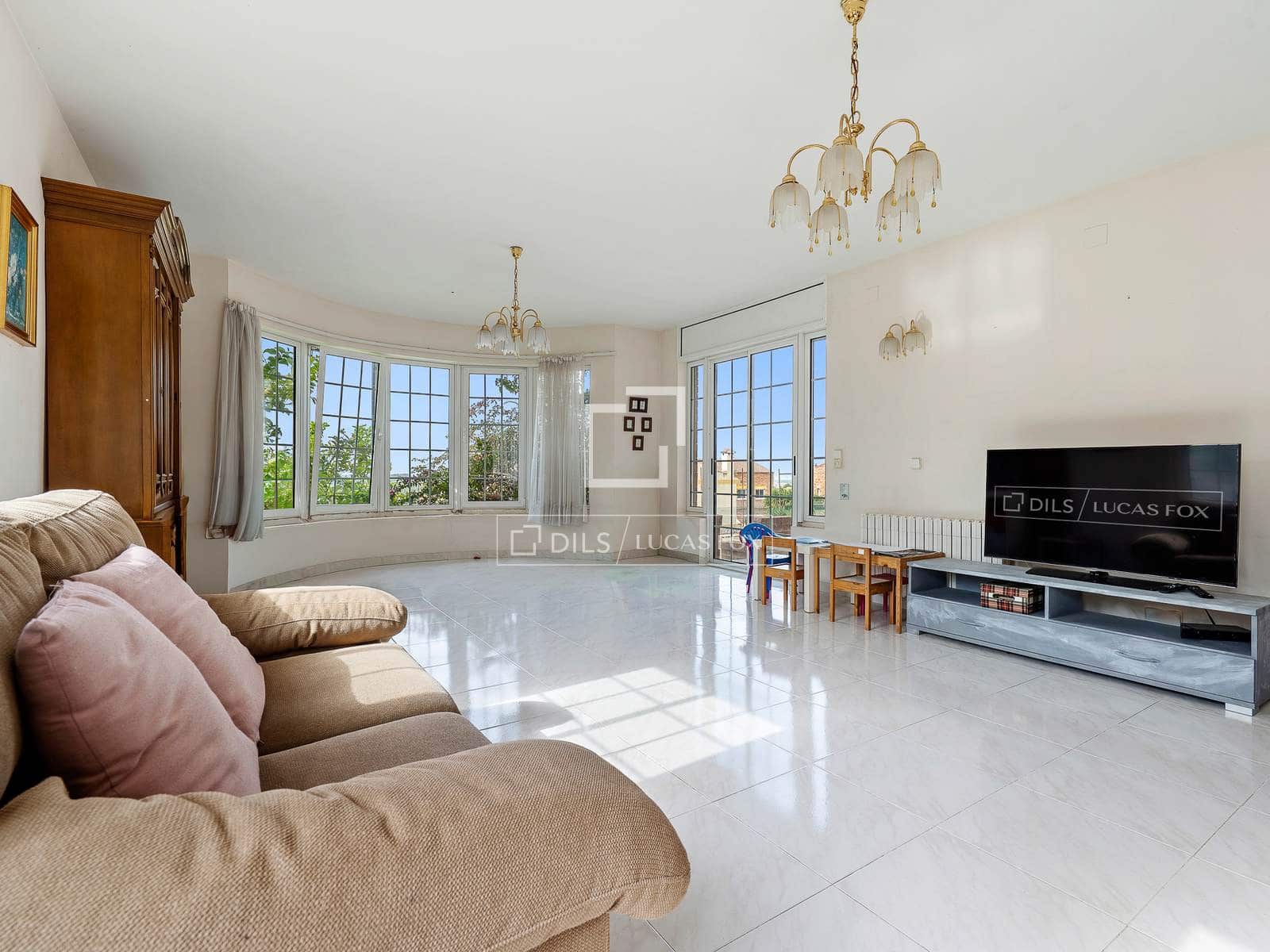 5 soverom Villa til salgs i La Secuita med svømmebasseng garasje - € 520 000 (Ref: 9844164)