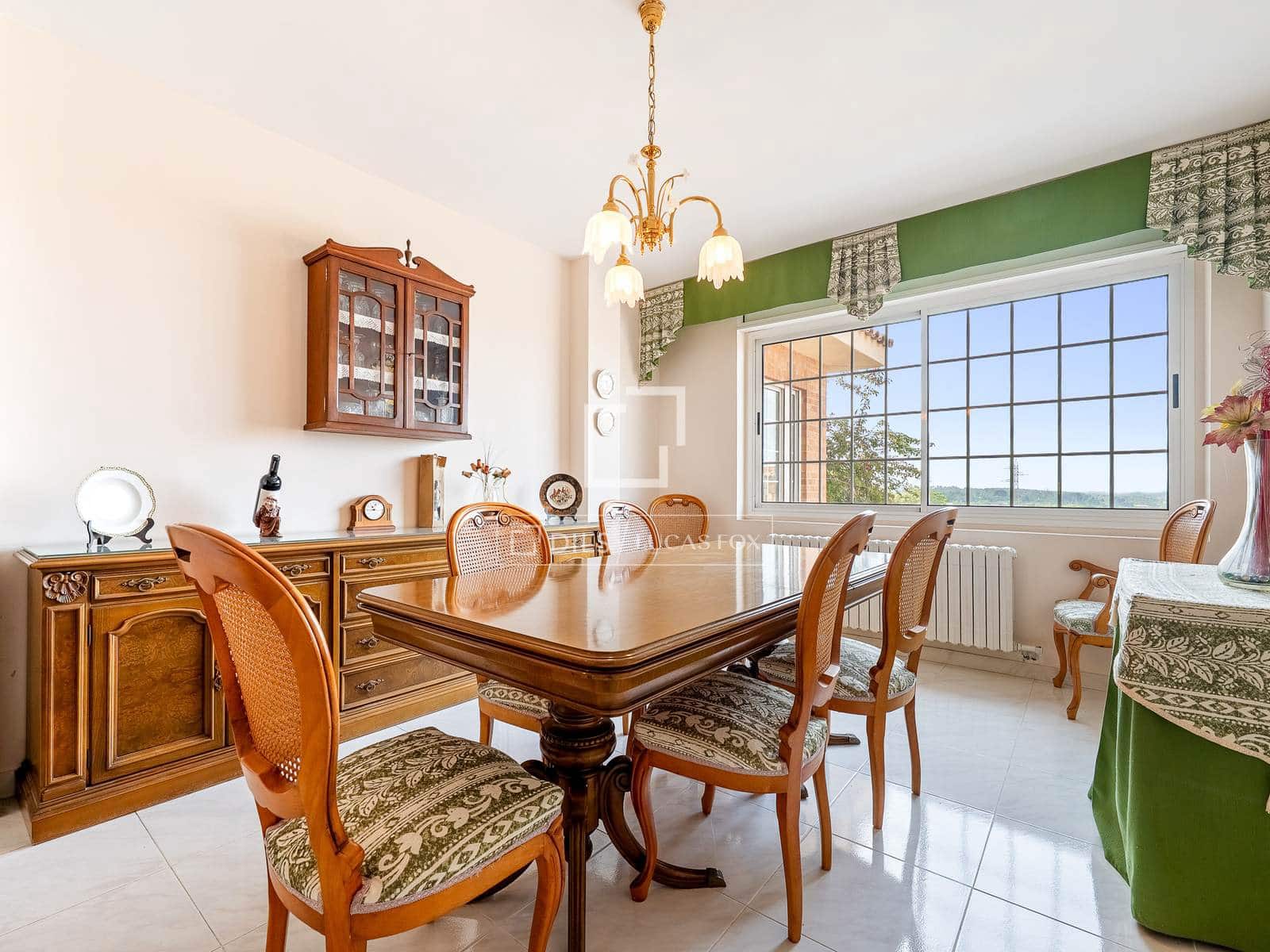 5 soverom Villa til salgs i La Secuita med svømmebasseng garasje - € 520 000 (Ref: 9844164)