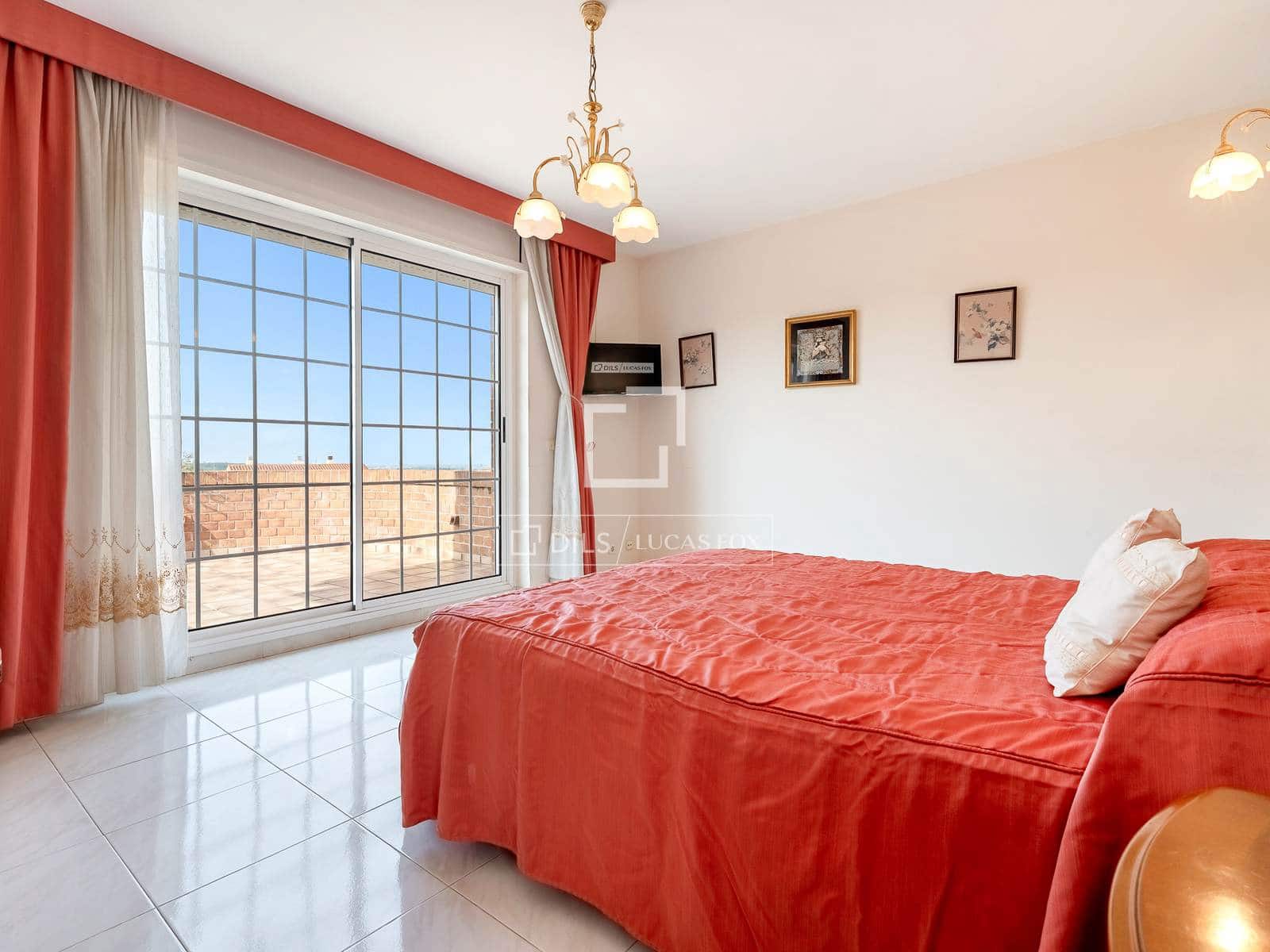 5 soverom Villa til salgs i La Secuita med svømmebasseng garasje - € 520 000 (Ref: 9844164)