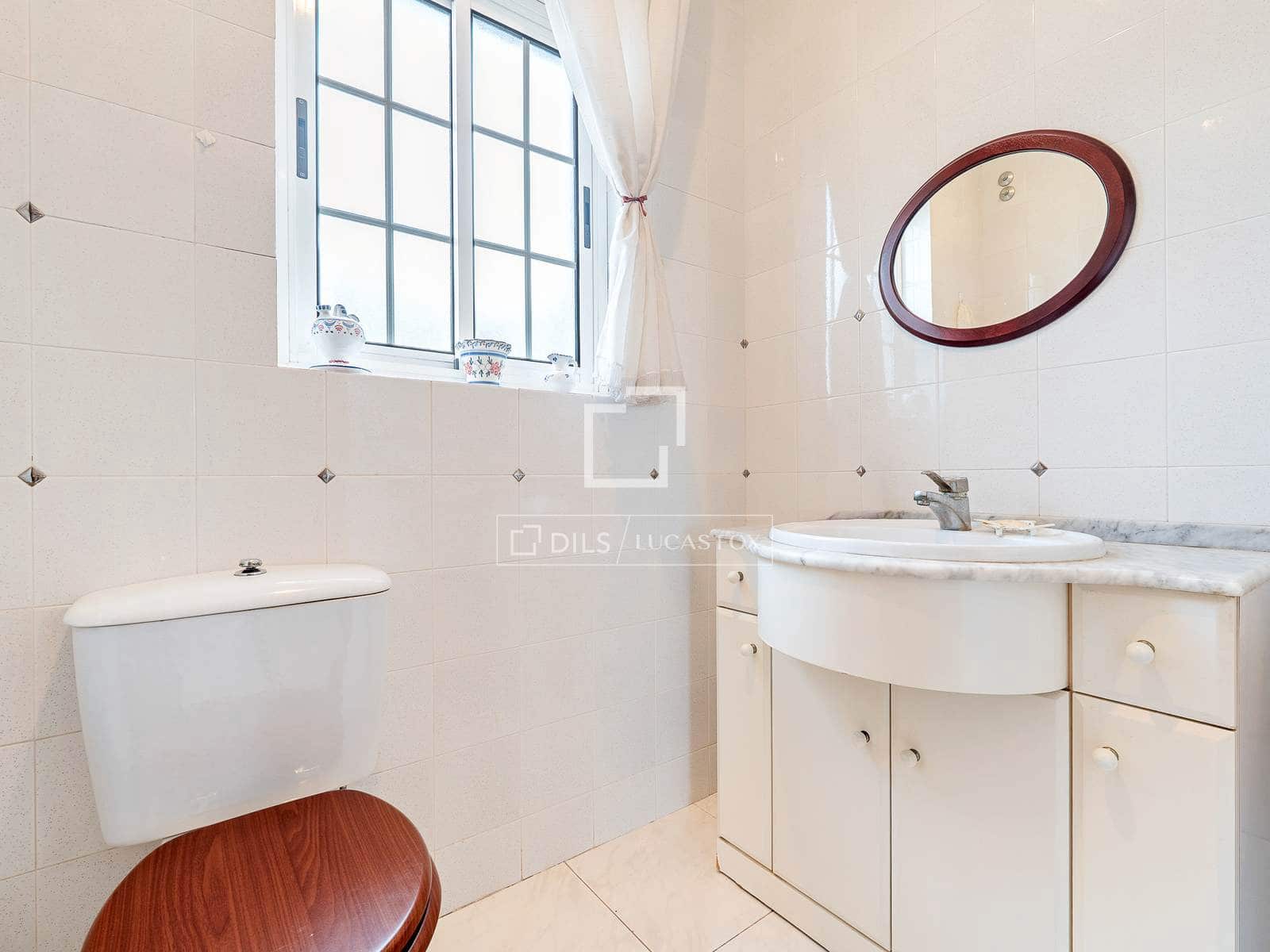 5 soverom Villa til salgs i La Secuita med svømmebasseng garasje - € 520 000 (Ref: 9844164)