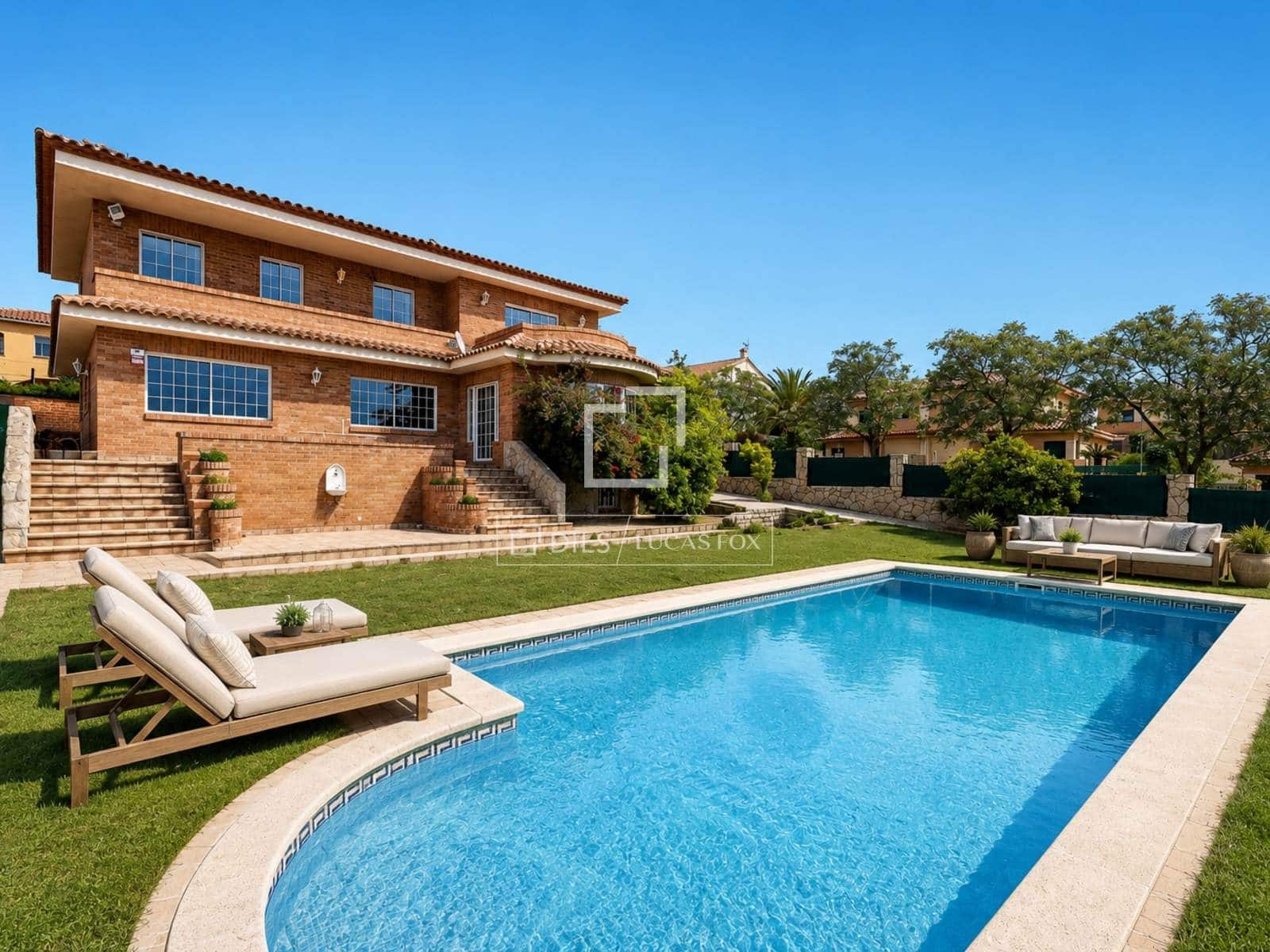 5 soverom Villa til salgs i La Secuita med svømmebasseng garasje - € 520 000 (Ref: 9844164)