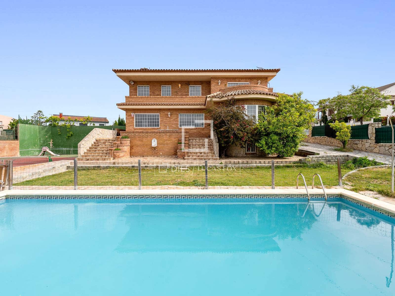 5 soverom Villa til salgs i La Secuita med svømmebasseng garasje - € 520 000 (Ref: 9844164)