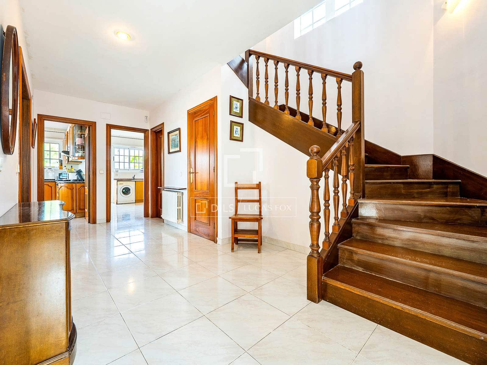5 soverom Villa til salgs i La Secuita med svømmebasseng garasje - € 520 000 (Ref: 9844164)
