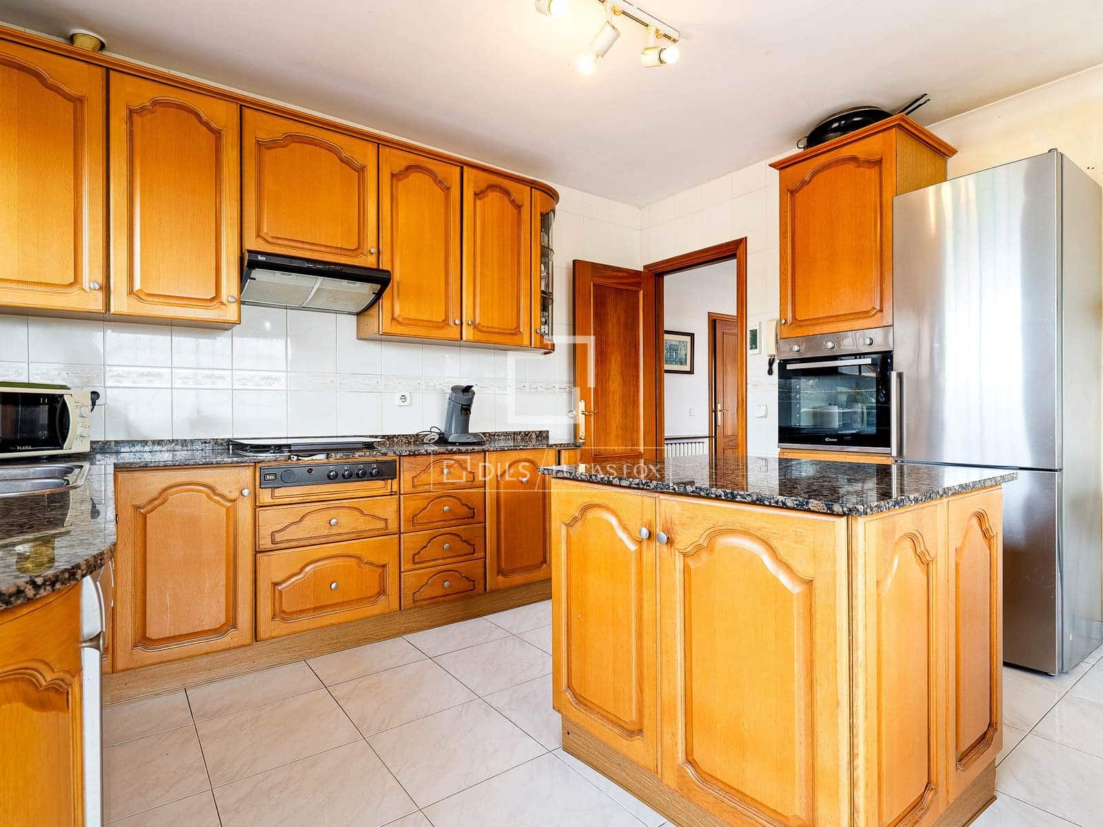 5 soverom Villa til salgs i La Secuita med svømmebasseng garasje - € 520 000 (Ref: 9844164)