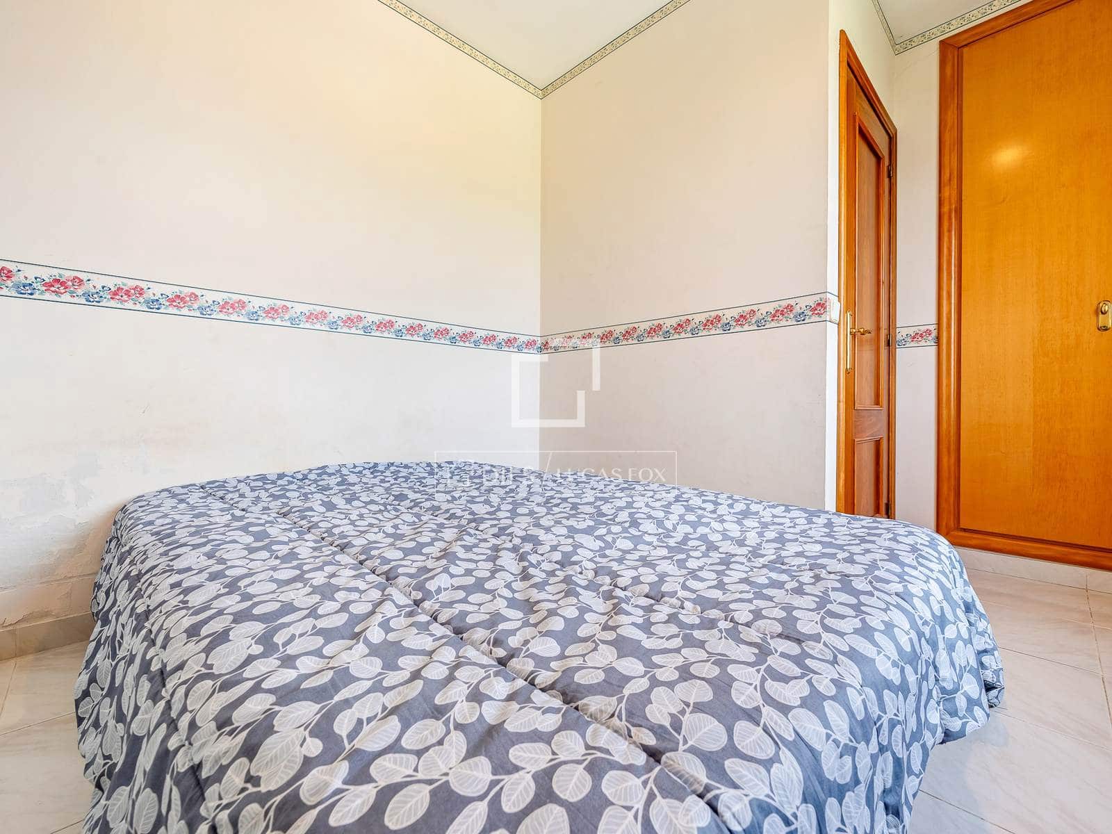 5 soverom Villa til salgs i La Secuita med svømmebasseng garasje - € 520 000 (Ref: 9844164)