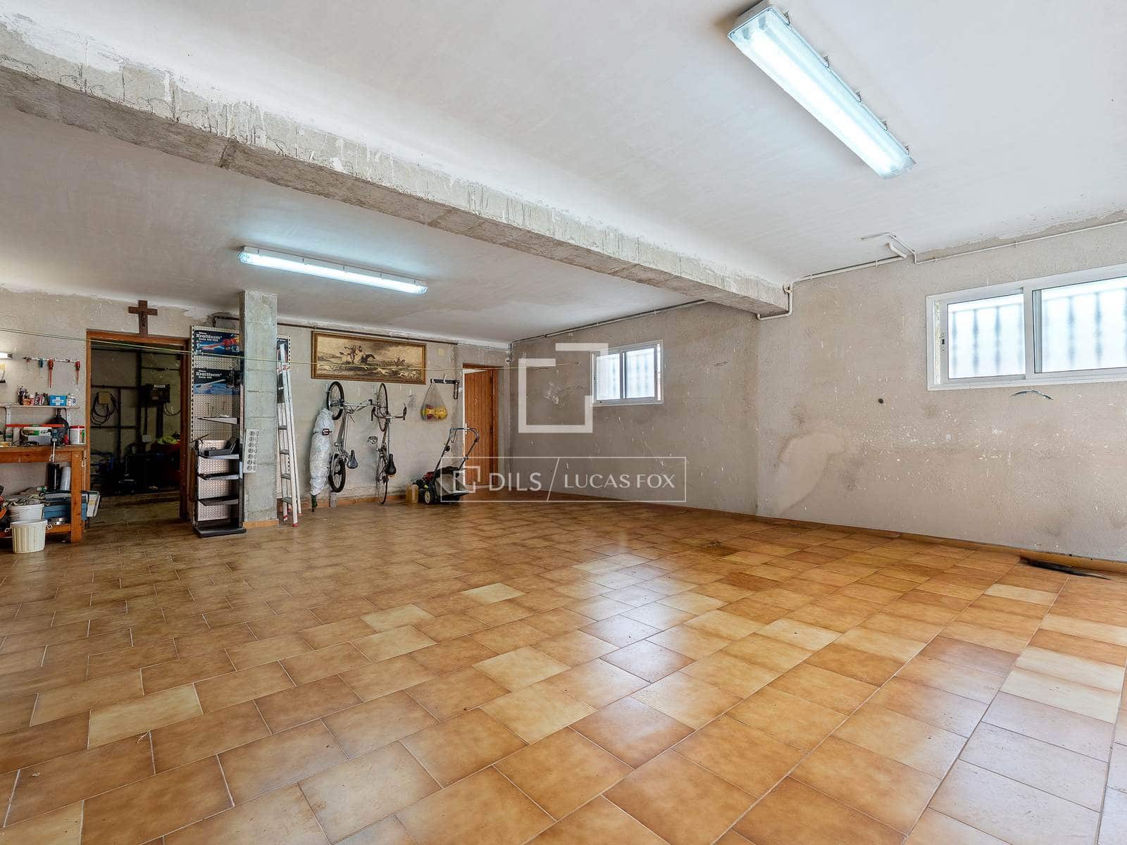 5 soverom Villa til salgs i La Secuita med svømmebasseng garasje - € 520 000 (Ref: 9844164)
