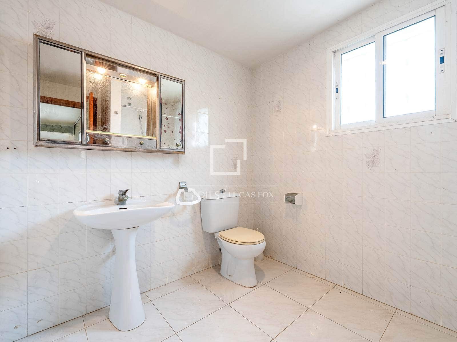 5 soverom Villa til salgs i La Secuita med svømmebasseng garasje - € 520 000 (Ref: 9844164)