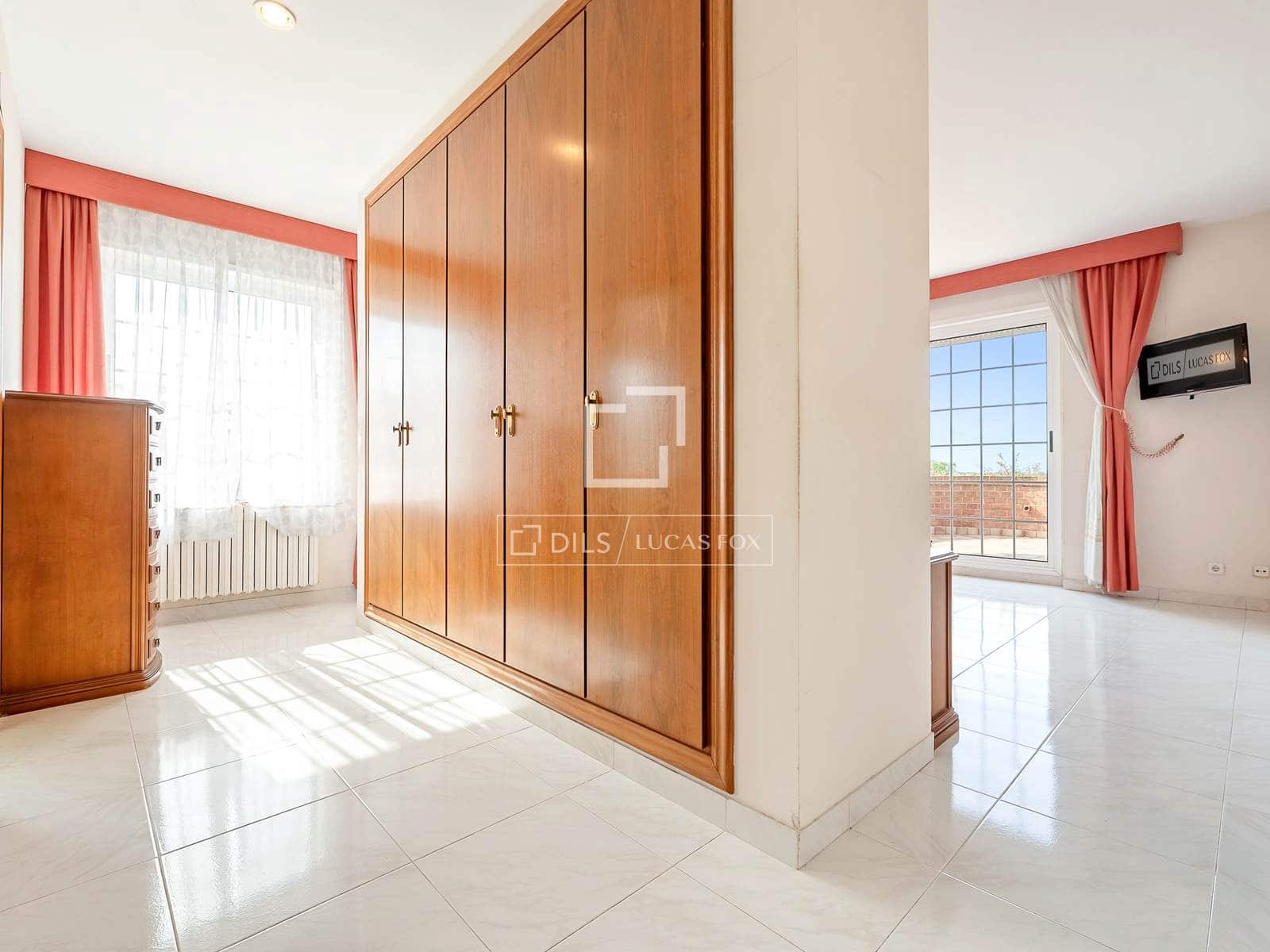 5 soverom Villa til salgs i La Secuita med svømmebasseng garasje - € 520 000 (Ref: 9844164)