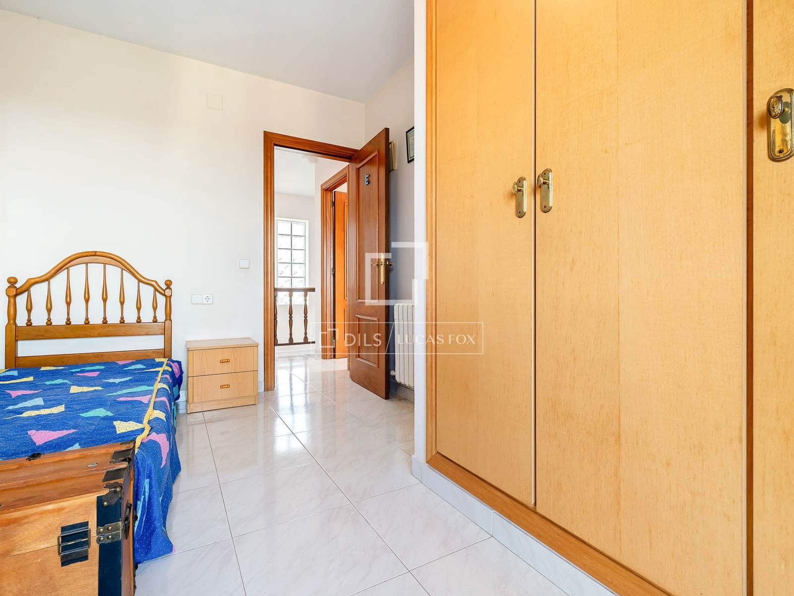 5 soverom Villa til salgs i La Secuita med svømmebasseng garasje - € 520 000 (Ref: 9844164)