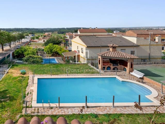 5 soverom Villa til salgs i La Secuita med svømmebasseng garasje - € 520 000 (Ref: 9844164)