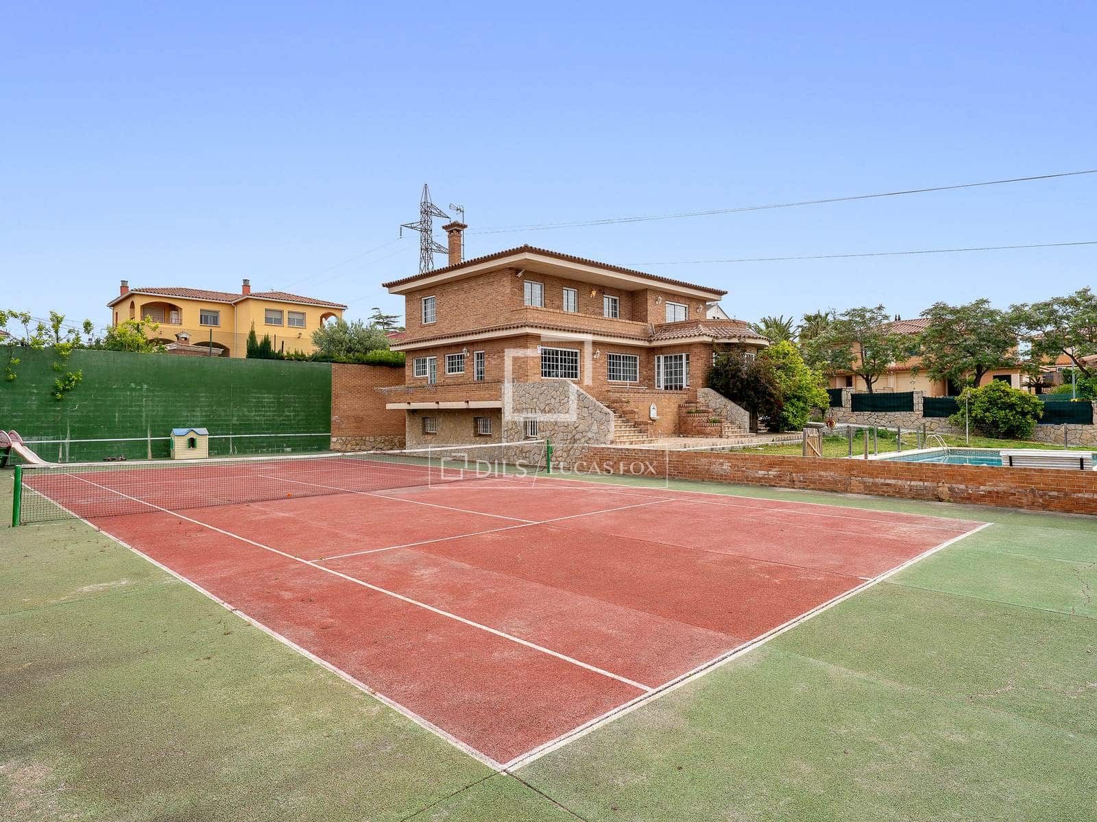 5 soverom Villa til salgs i La Secuita med svømmebasseng garasje - € 520 000 (Ref: 9844164)