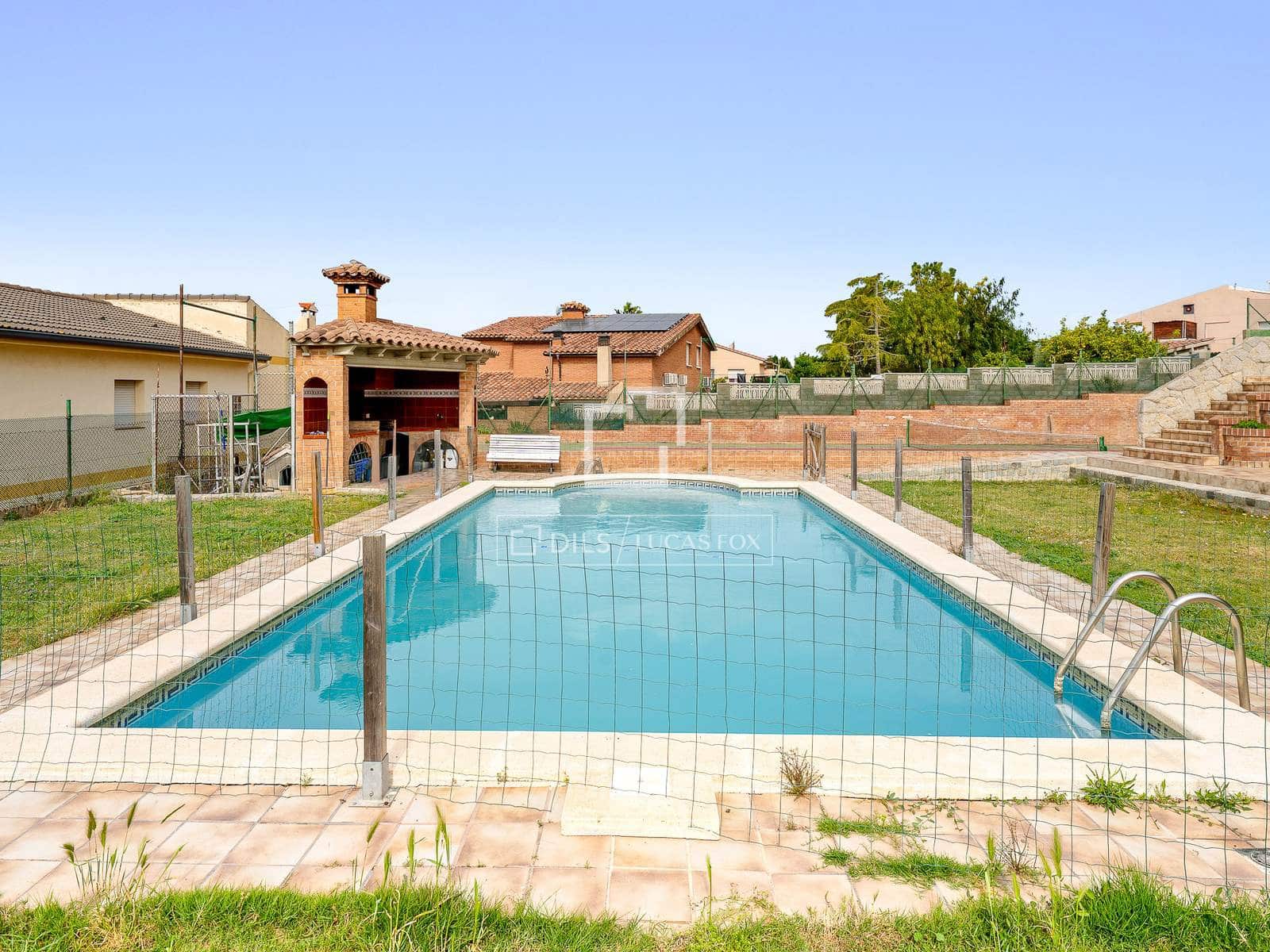 5 soverom Villa til salgs i La Secuita med svømmebasseng garasje - € 520 000 (Ref: 9844164)