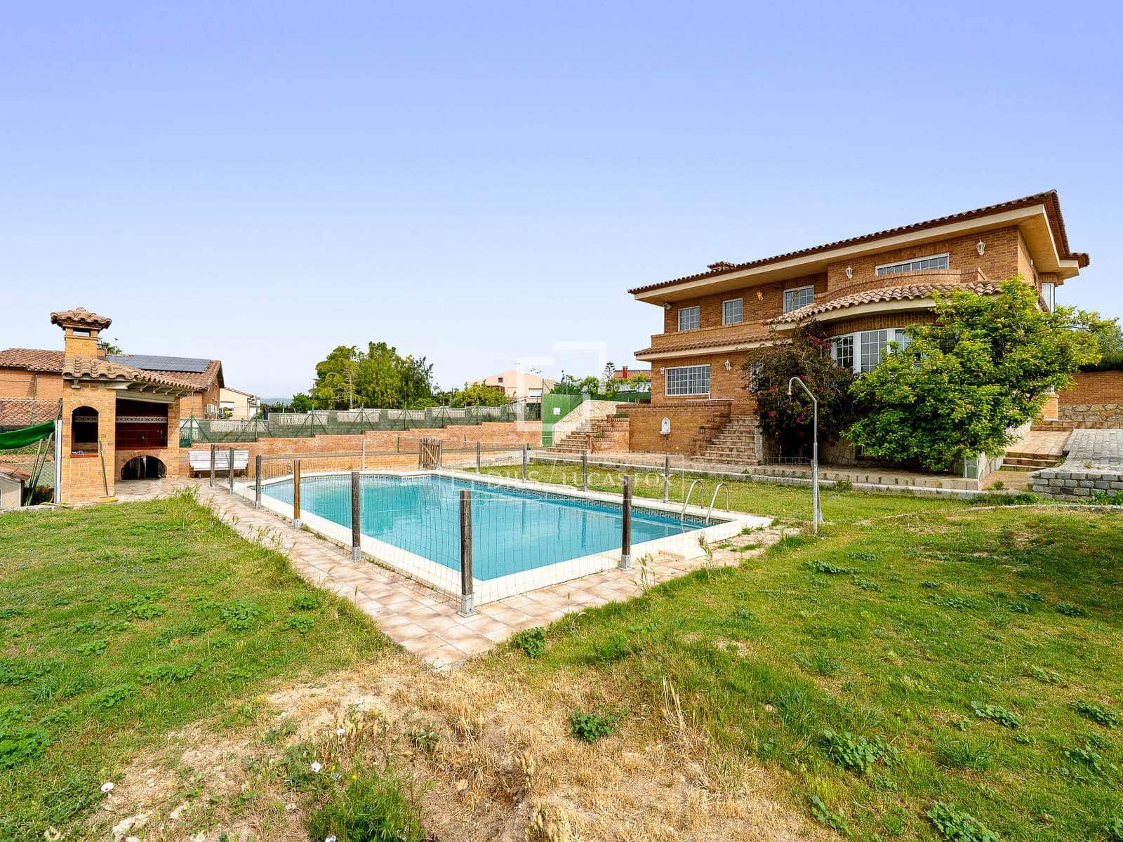 5 soverom Villa til salgs i La Secuita med svømmebasseng garasje - € 520 000 (Ref: 9844164)