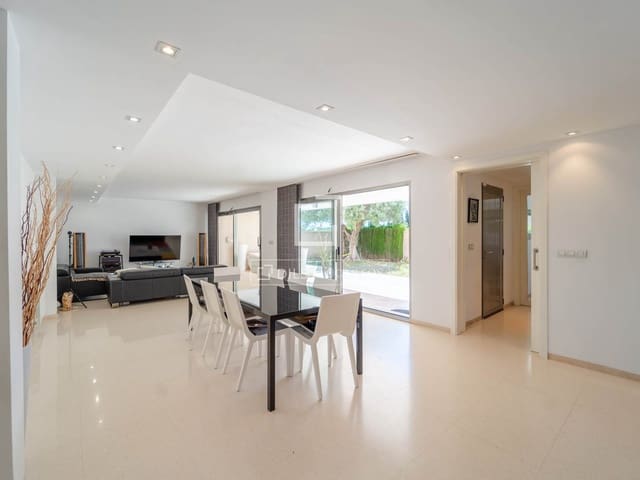 4 soveværelse Villa til salg i Godella med swimmingpool garage - € 1.400.000 (Ref: 9844165)