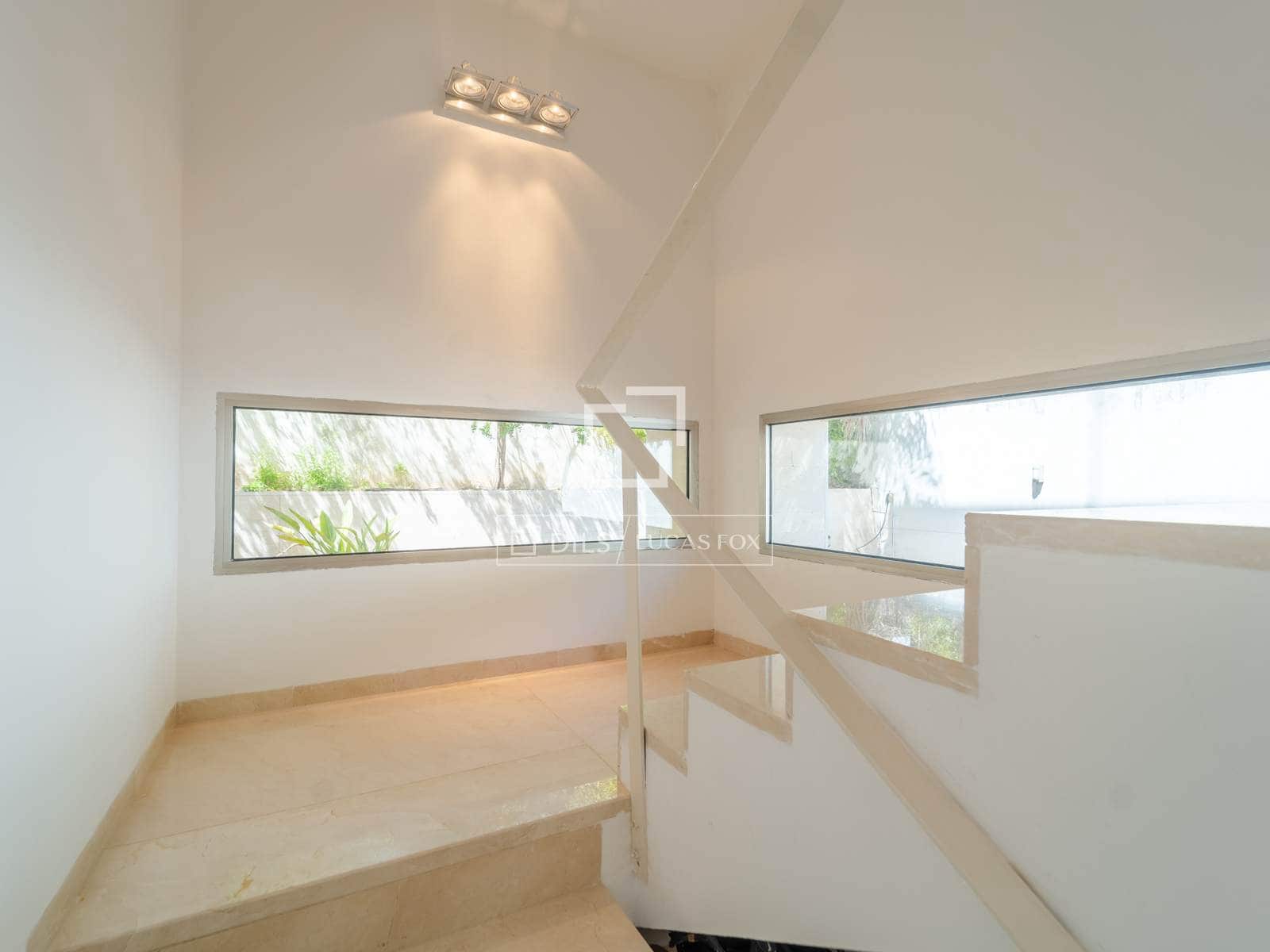 4 bedroom Villa for sale in Godella with pool garage - € 1,400,000 (Ref: 9844165)