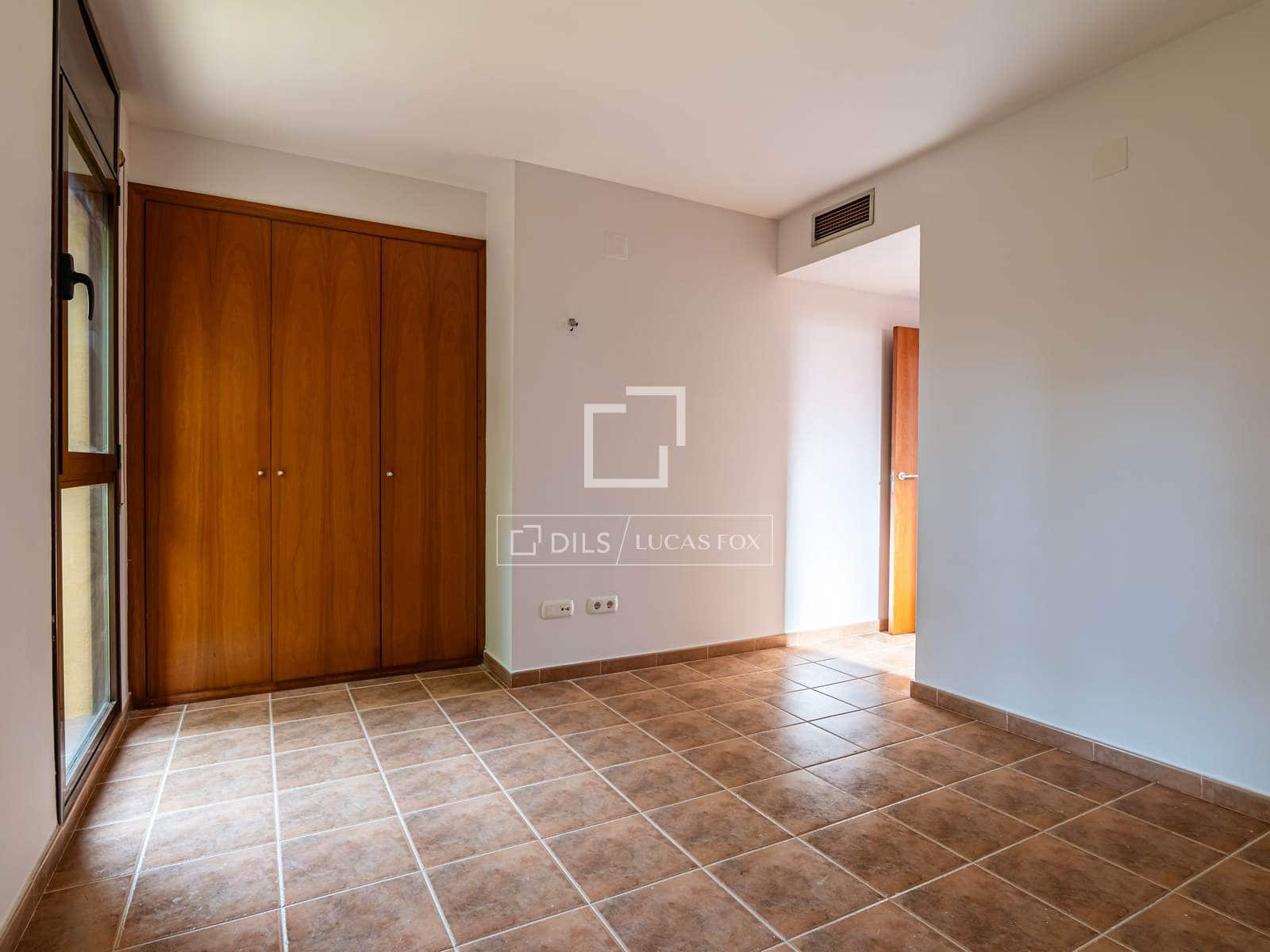 2 soveværelse Villa til salg i Tarragona by med swimmingpool garage - € 325.000 (Ref: 9844167)