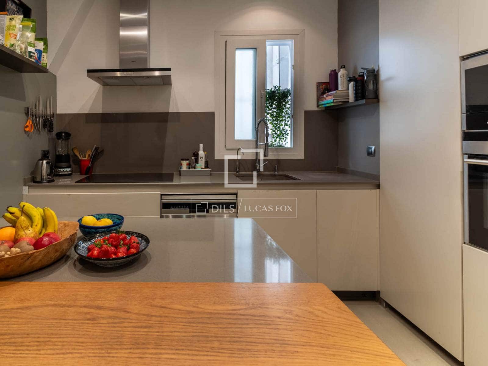 2 bedroom Apartment for rent in Palma de Mallorca - € 2,500 (Ref: 9844372)