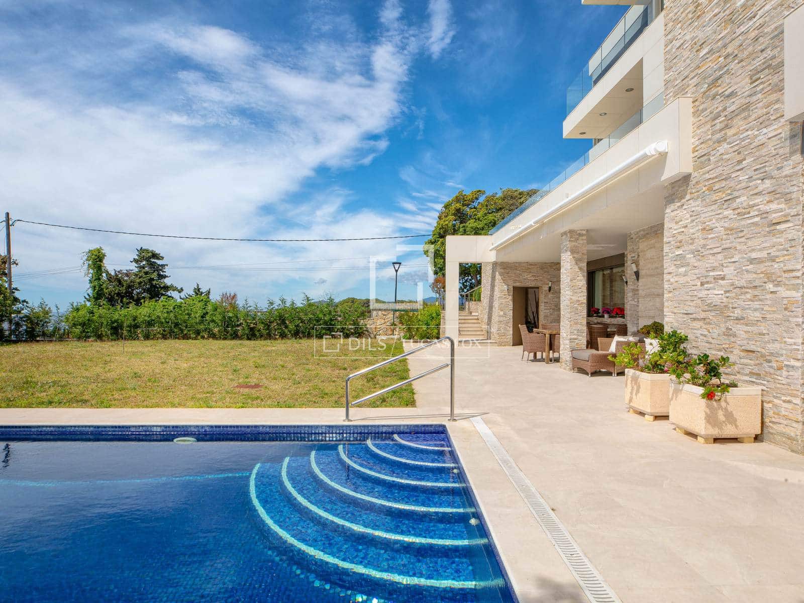 4 quarto Moradia para venda em Lloret de Mar com piscina garagem - 2 990 000 € (Ref: 9844462)