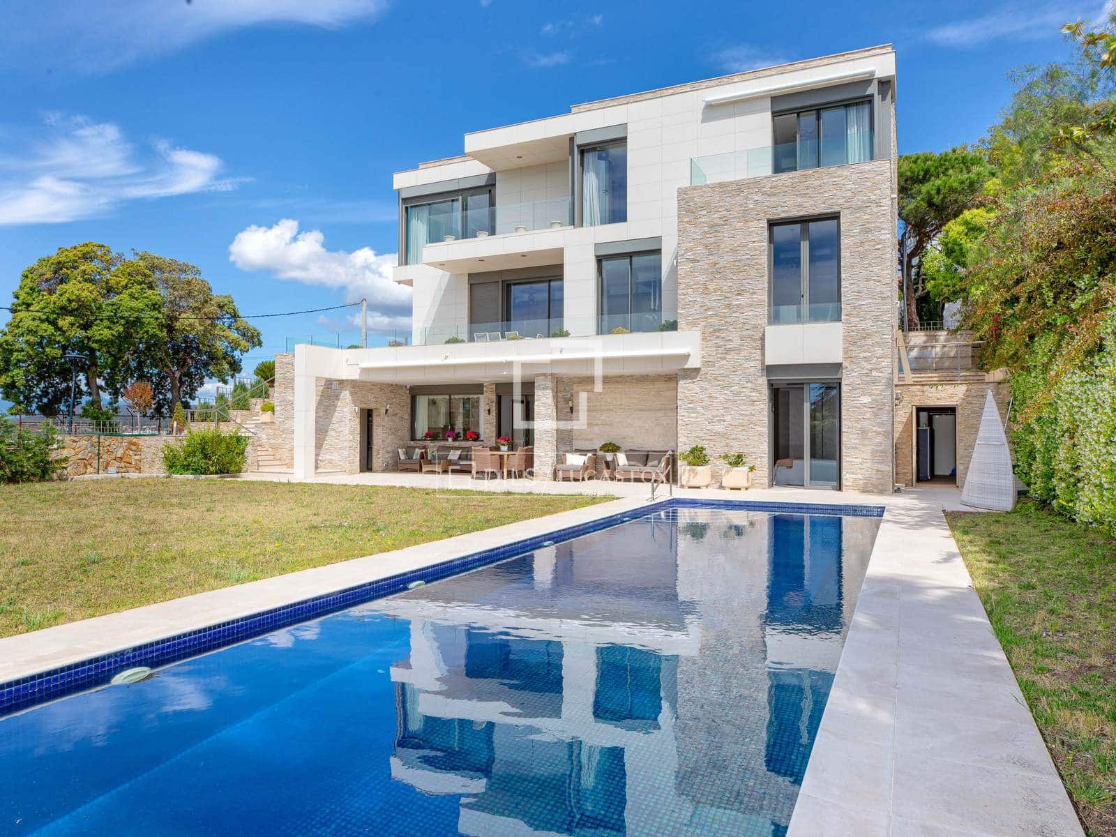 4 quarto Moradia para venda em Lloret de Mar com piscina garagem - 2 990 000 € (Ref: 9844462)