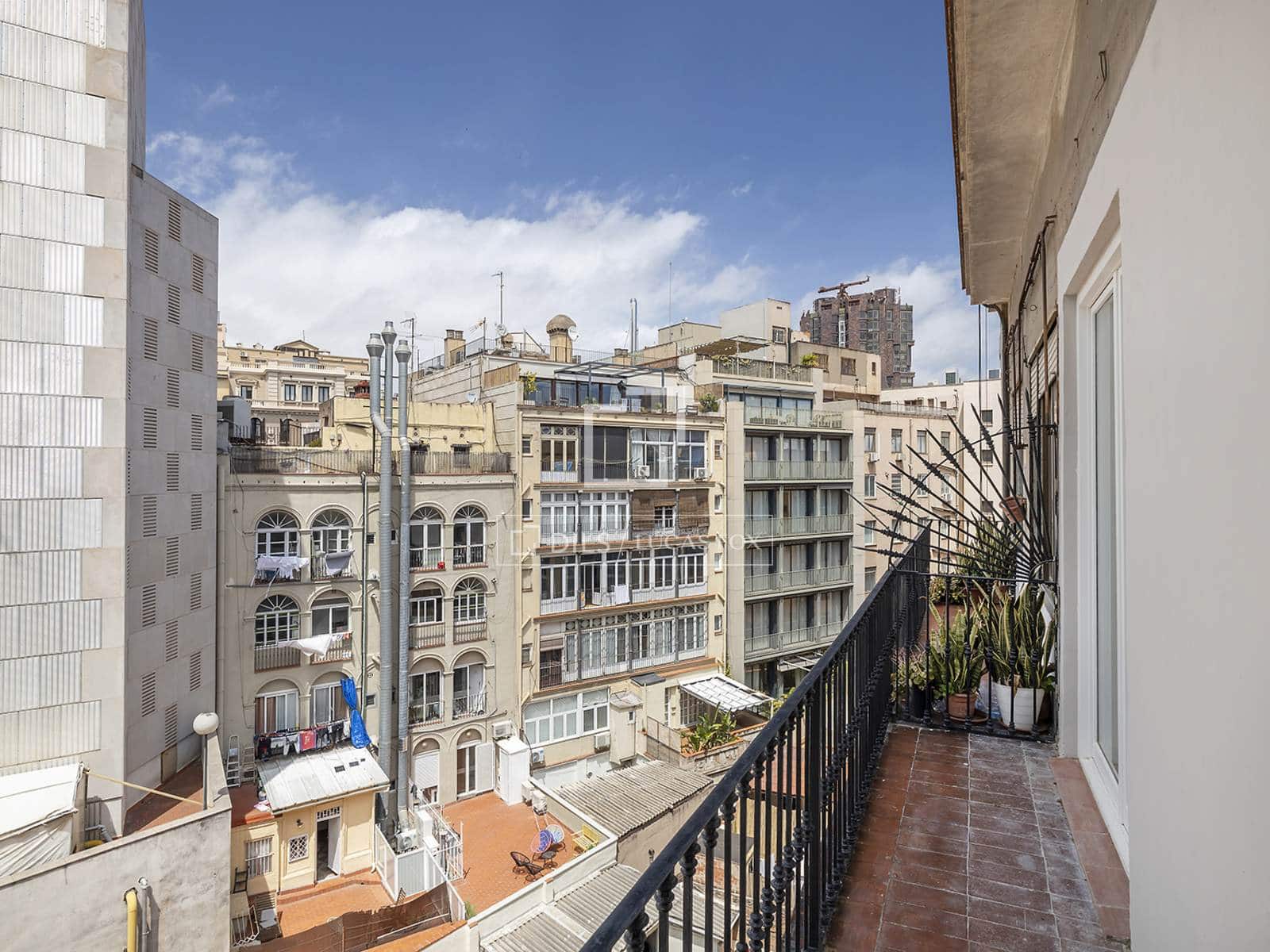 3 soveværelse Lejlighed til salg i Barcelona by - € 1.195.000 (Ref: 9844464)