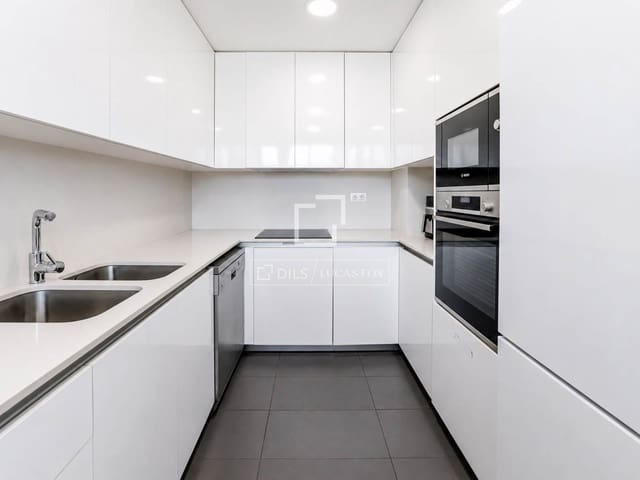 4 makuuhuone Huvila myytävänä paikassa Sitges mukana 
autotalli - 895 000 € (Ref: 9844465)