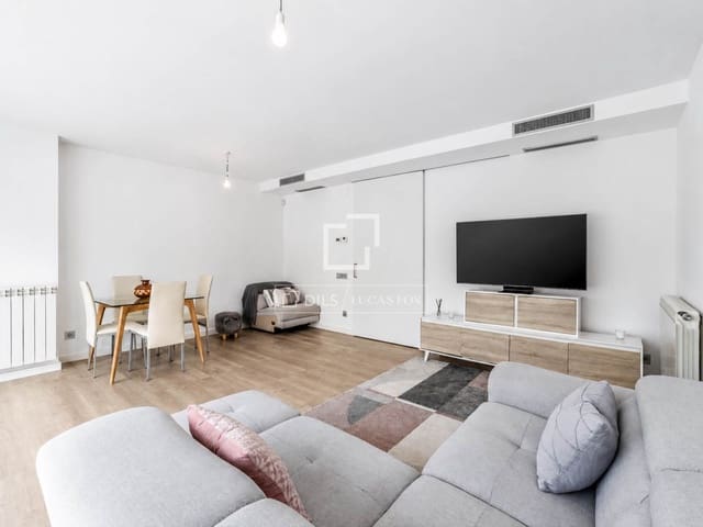 4 makuuhuone Huvila myytävänä paikassa Sitges mukana 
autotalli - 895 000 € (Ref: 9844465)