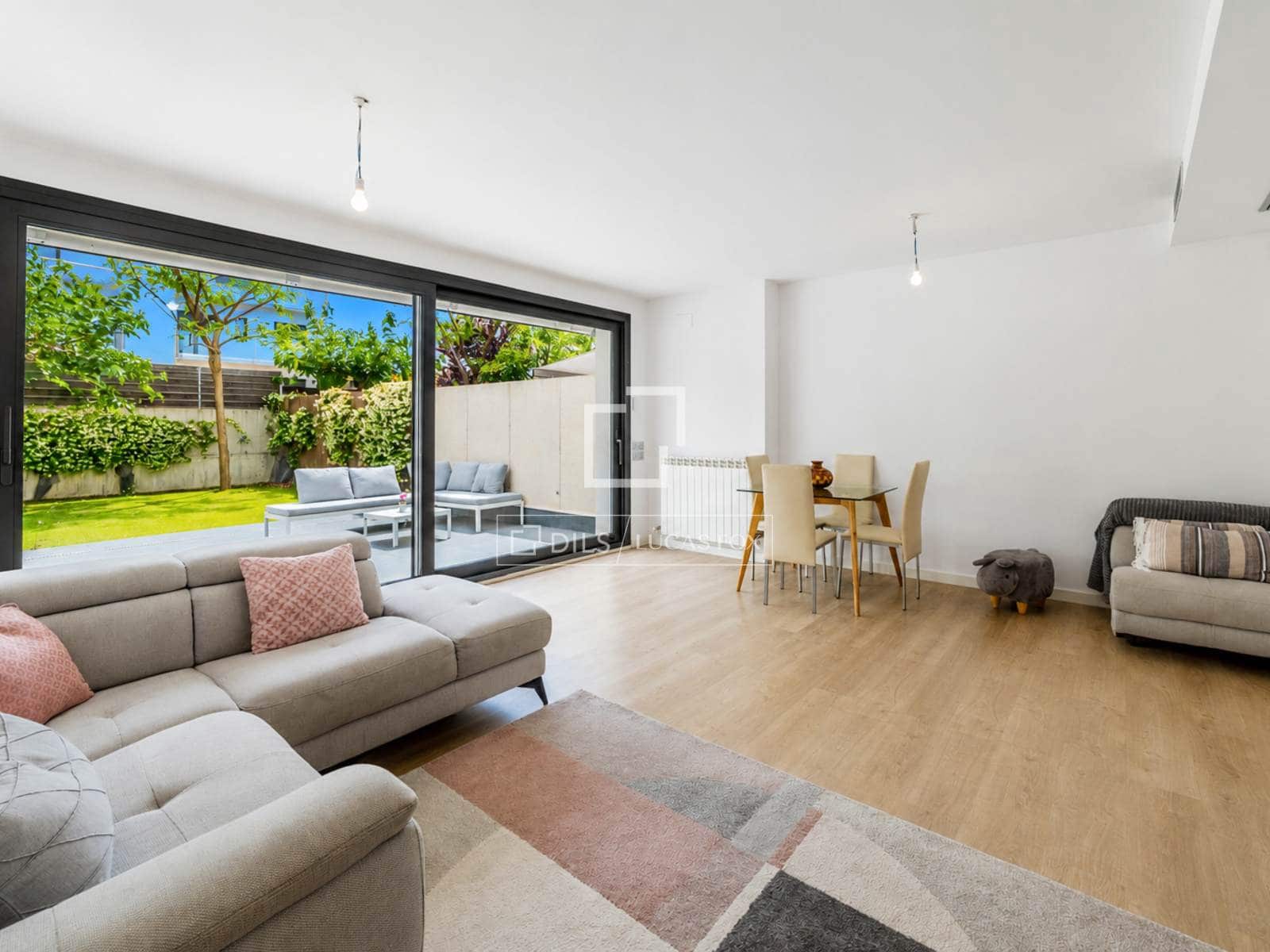 4 bedroom Villa for sale in Sitges with garage - € 895,000 (Ref: 9844465)