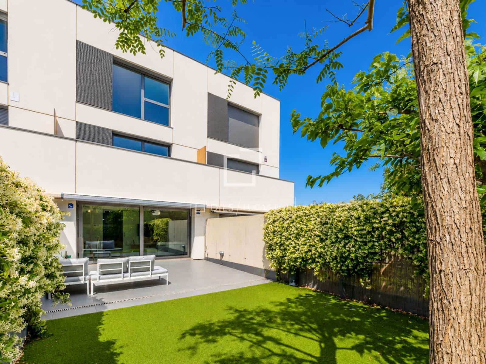 4 bedroom Villa for sale in Sitges with garage - € 895,000 (Ref: 9844465)
