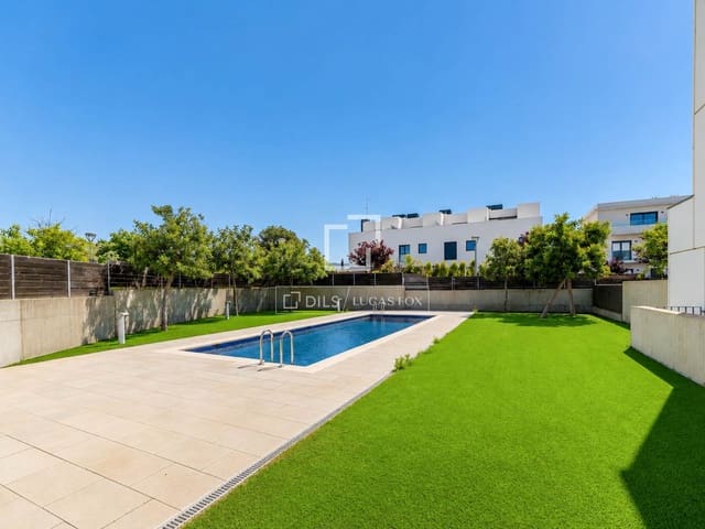 4 makuuhuone Huvila myytävänä paikassa Sitges mukana 
autotalli - 895 000 € (Ref: 9844465)