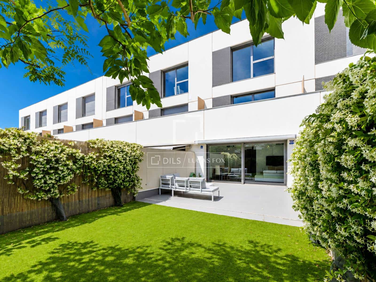 4 bedroom Villa for sale in Sitges with garage - € 895,000 (Ref: 9844465)