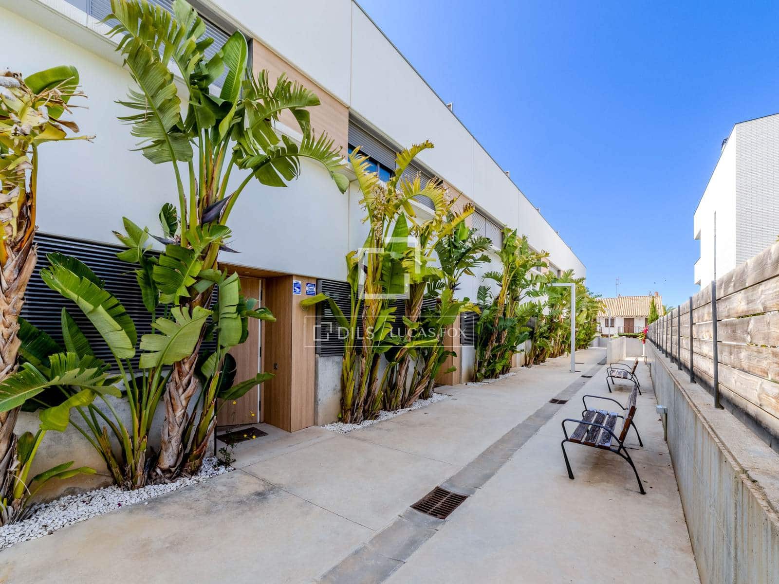 4 bedroom Villa for sale in Sitges with garage - € 895,000 (Ref: 9844465)