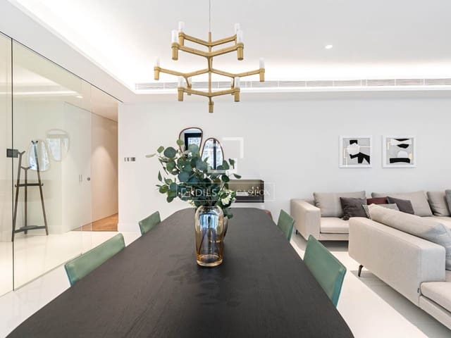 3 soveværelse Lejlighed til salg i Barcelona by med swimmingpool garage - € 1.375.000 (Ref: 9844545)