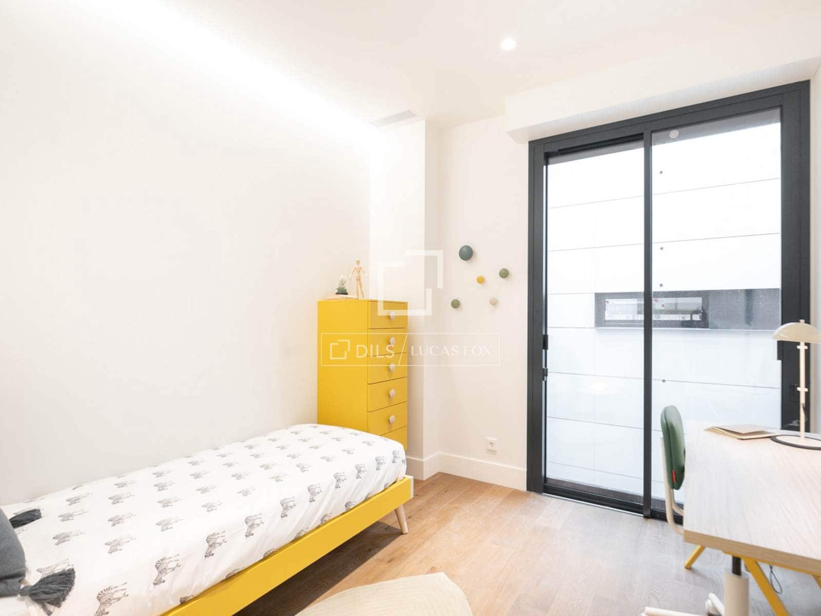 3 soveværelse Lejlighed til salg i Barcelona by med swimmingpool garage - € 1.375.000 (Ref: 9844545)