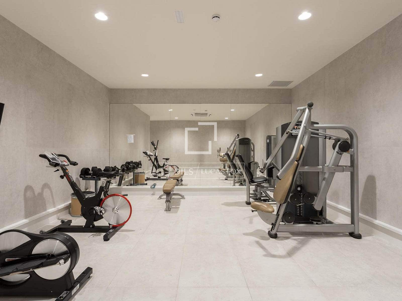 3 soveværelse Lejlighed til salg i Barcelona by med swimmingpool garage - € 1.375.000 (Ref: 9844545)