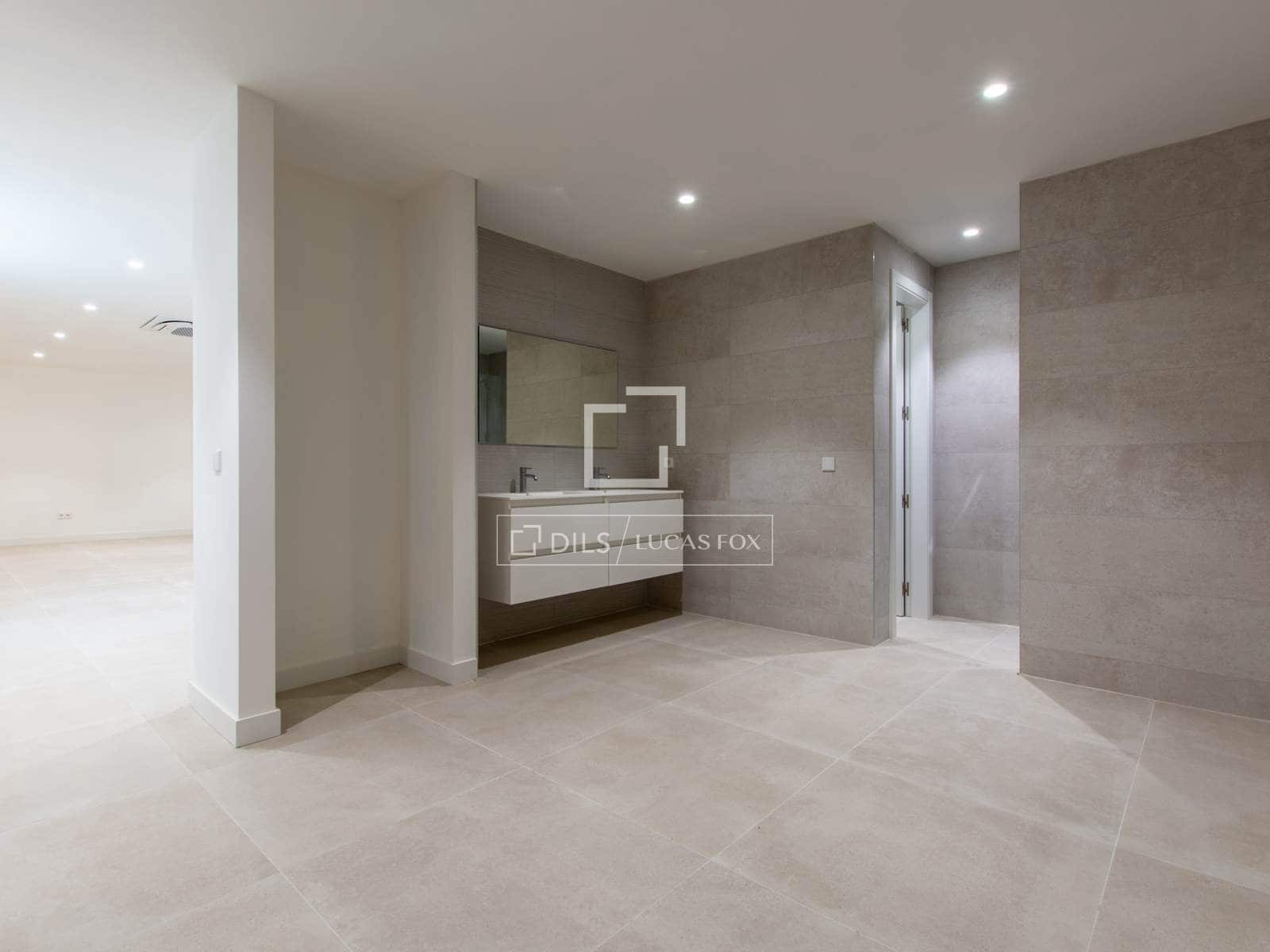5 bedroom Villa for sale in Boadilla del Monte with pool garage - € 4,500,000 (Ref: 9844546)