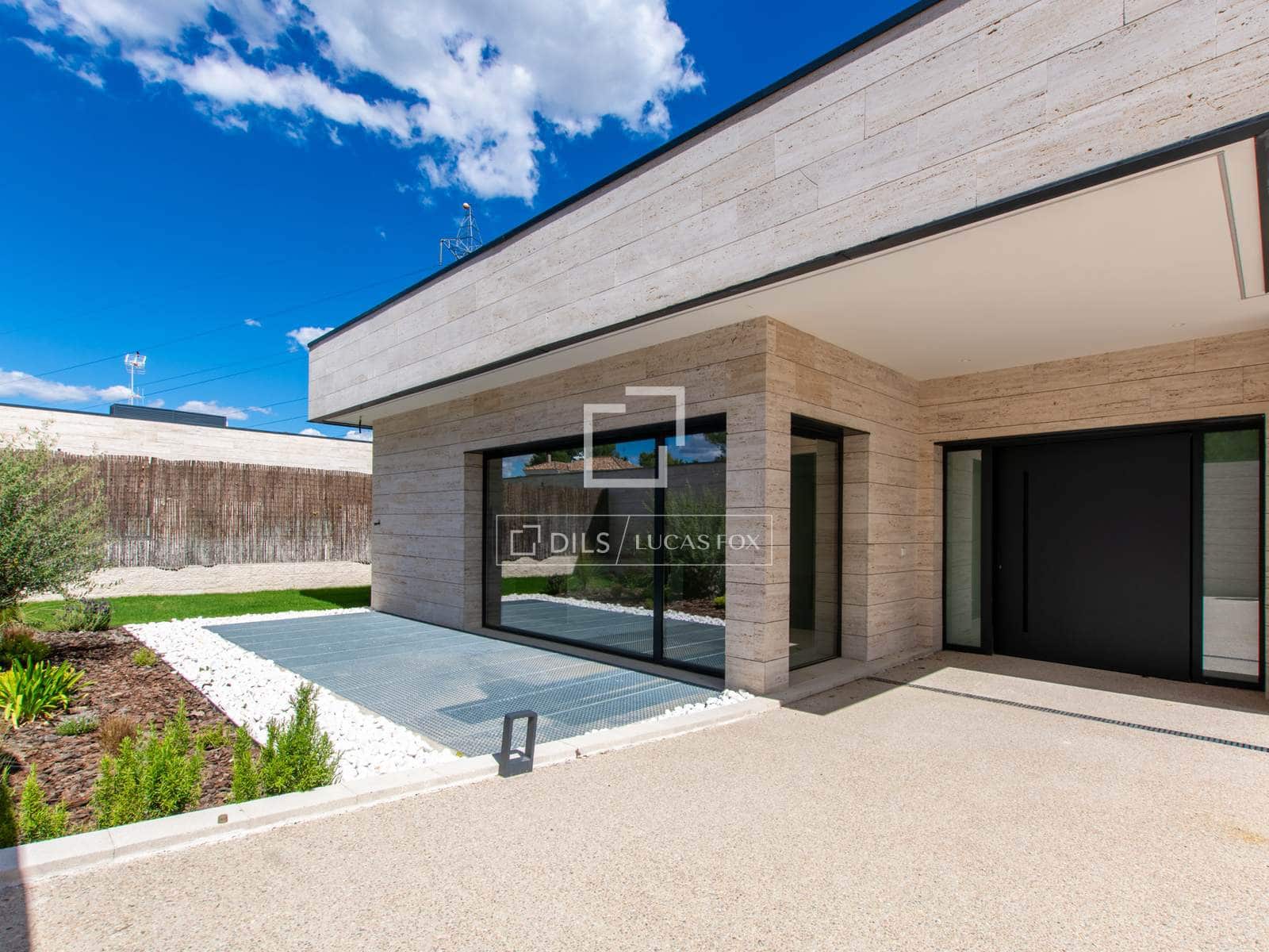 5 bedroom Villa for sale in Boadilla del Monte with pool garage - € 4,500,000 (Ref: 9844546)