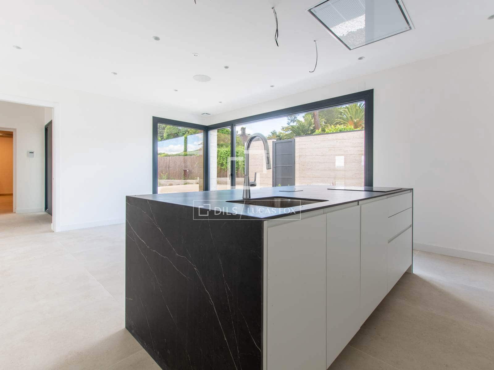5 bedroom Villa for sale in Boadilla del Monte with pool garage - € 4,500,000 (Ref: 9844546)